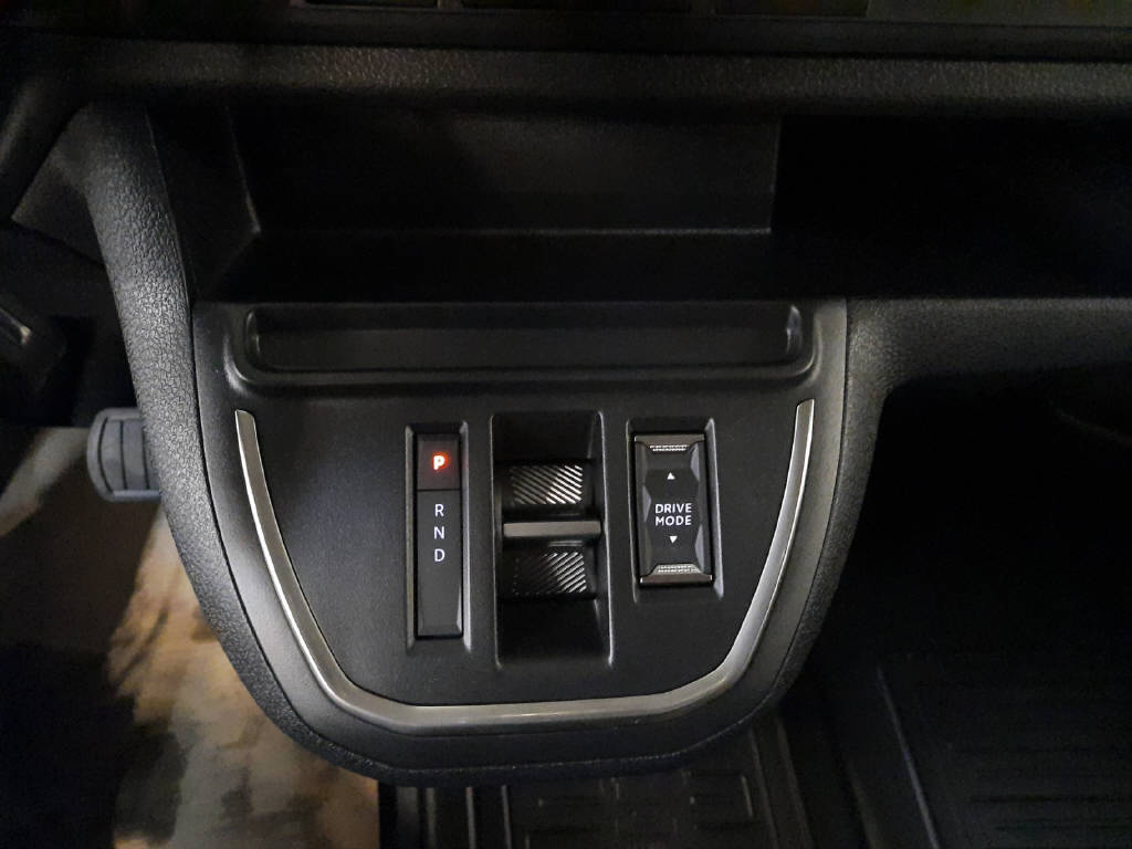 TOYOTA PROACE Van L1 75KWh Active-image-10