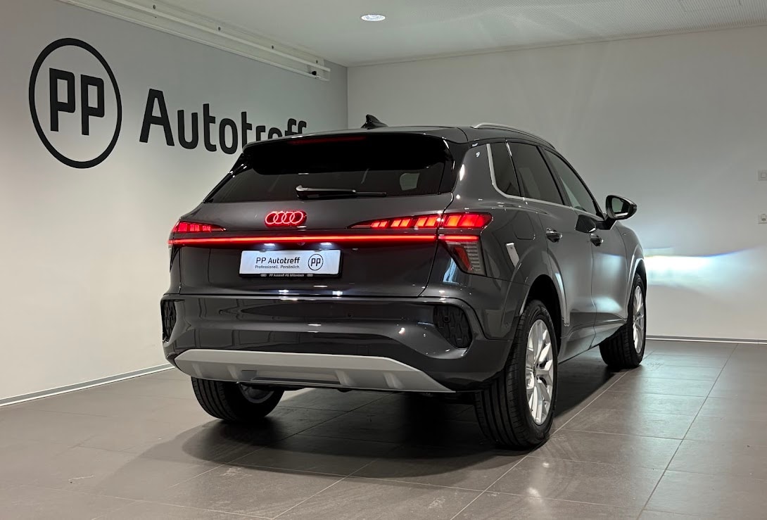 AUDI Q3 SUV e-hybrid 200 kW S tronig-image-13