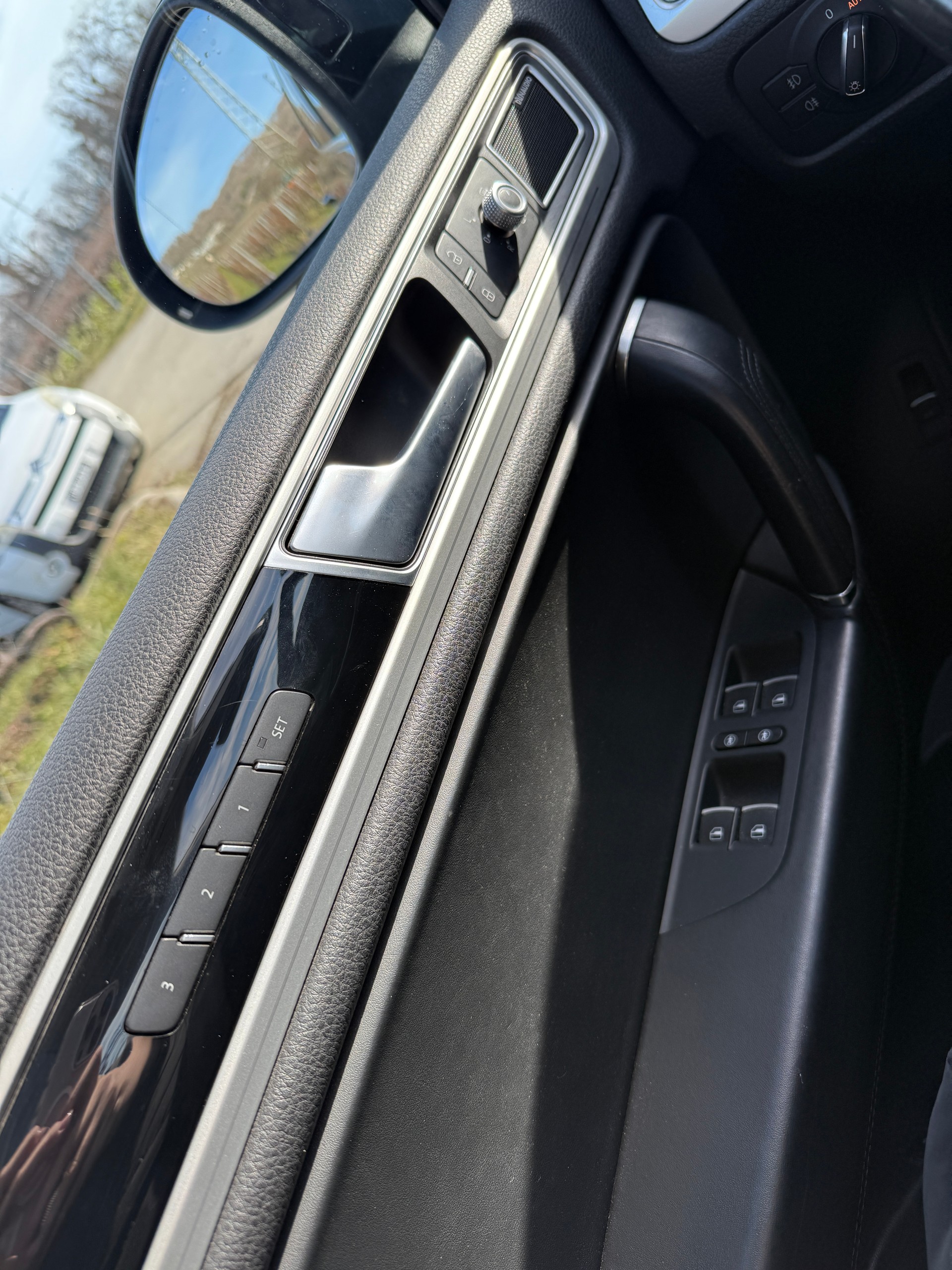 VW Touareg 3.0 TDI BMT Peak Tiptronic-image-18