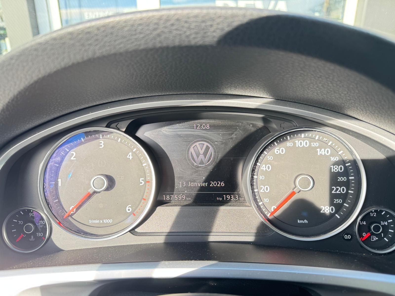 VW Touareg 3.0 TDI BMT Peak Tiptronic-image-11