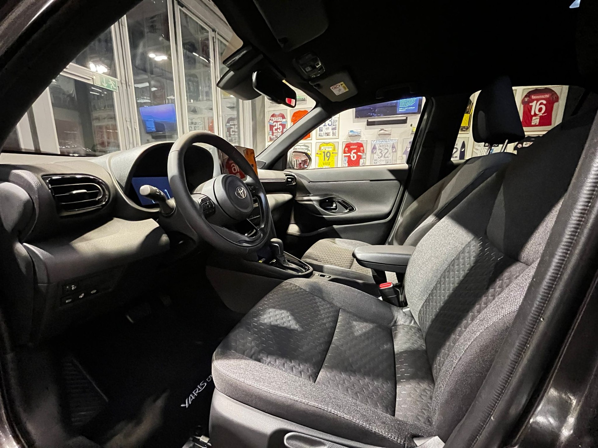 TOYOTA Yaris Cross 1.5 TEAMPLAYER-image-9