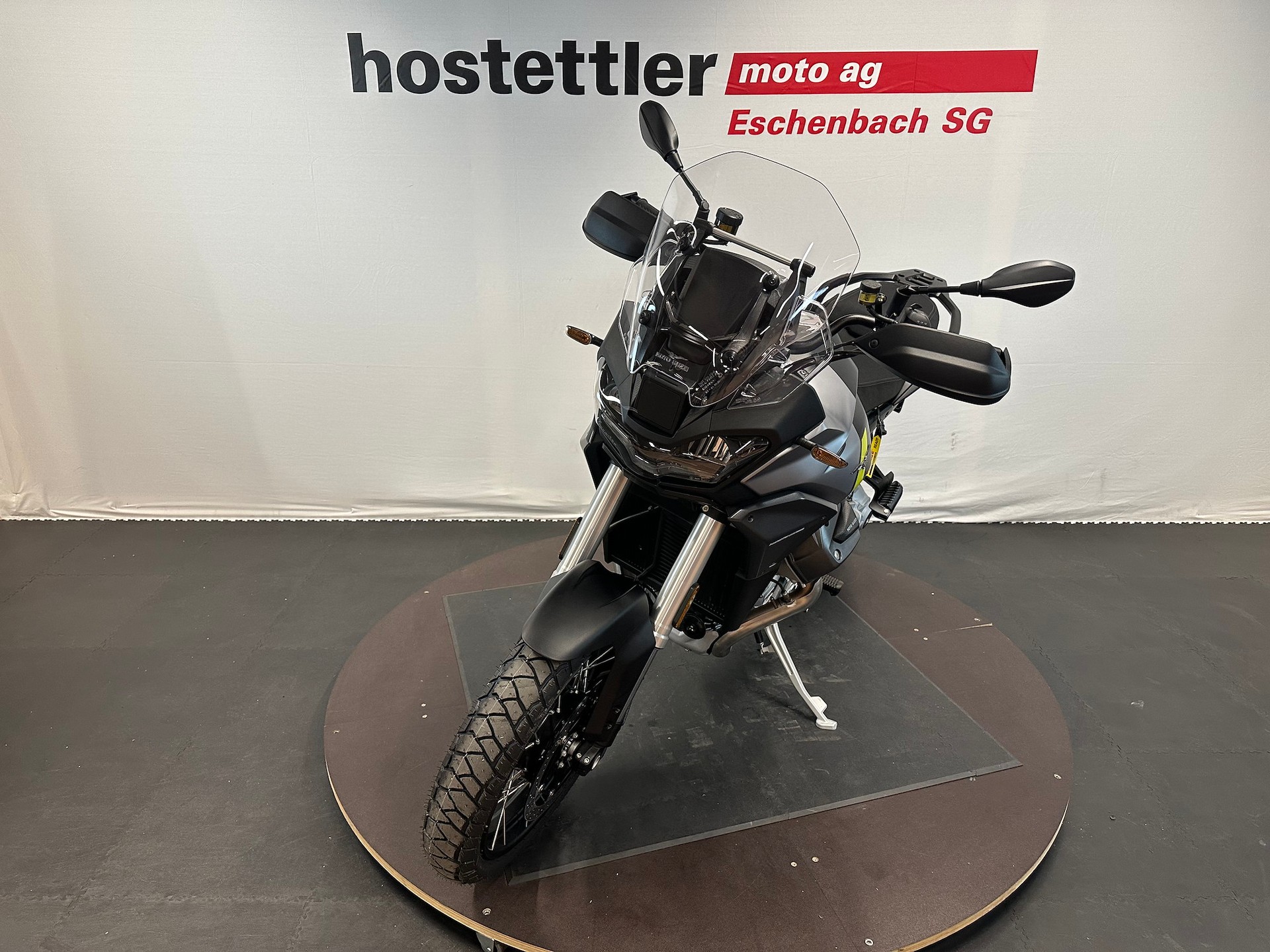MOTO GUZZI Stelvio-showroom-element-2