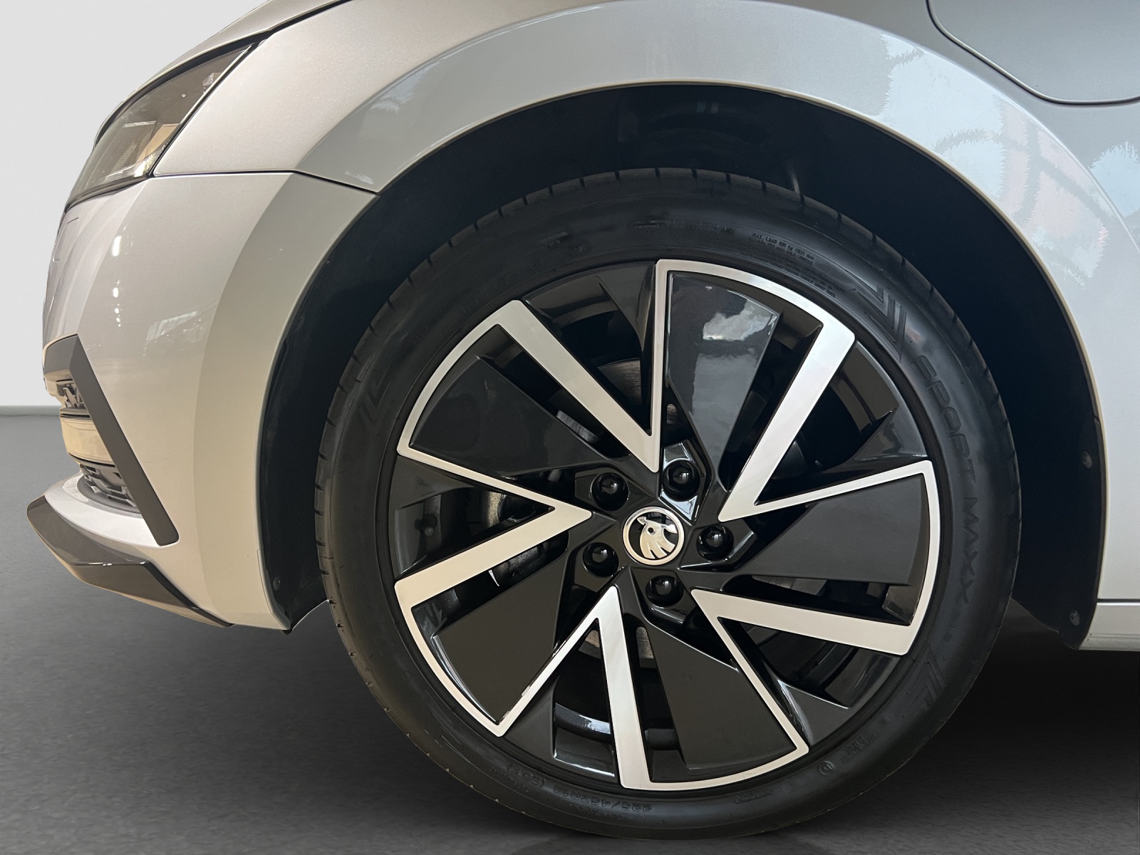 SKODA Octavia Combi 1.4 TSI PHEV DSG SportLine-image-4