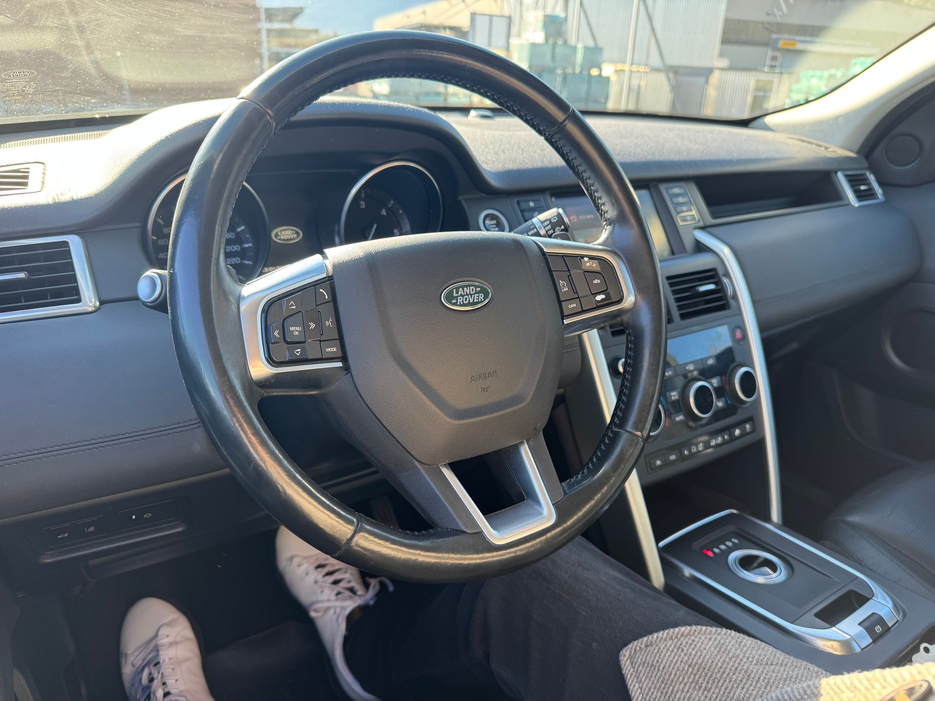 LAND ROVER Discovery Sport 2.2SD4 HSE AT9-image-15