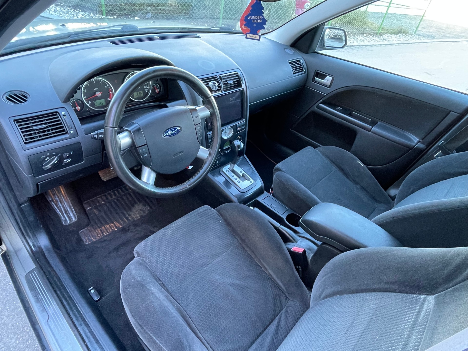 FORD Mondeo 2.5i V6 Executive-image-7