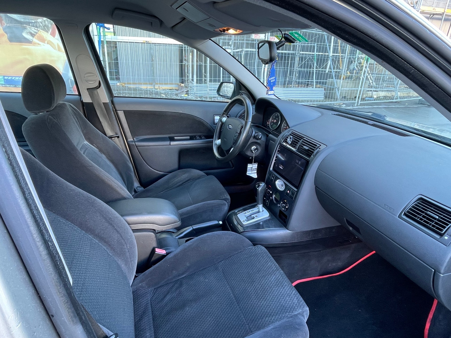 FORD Mondeo 2.5i V6 Executive-image-6