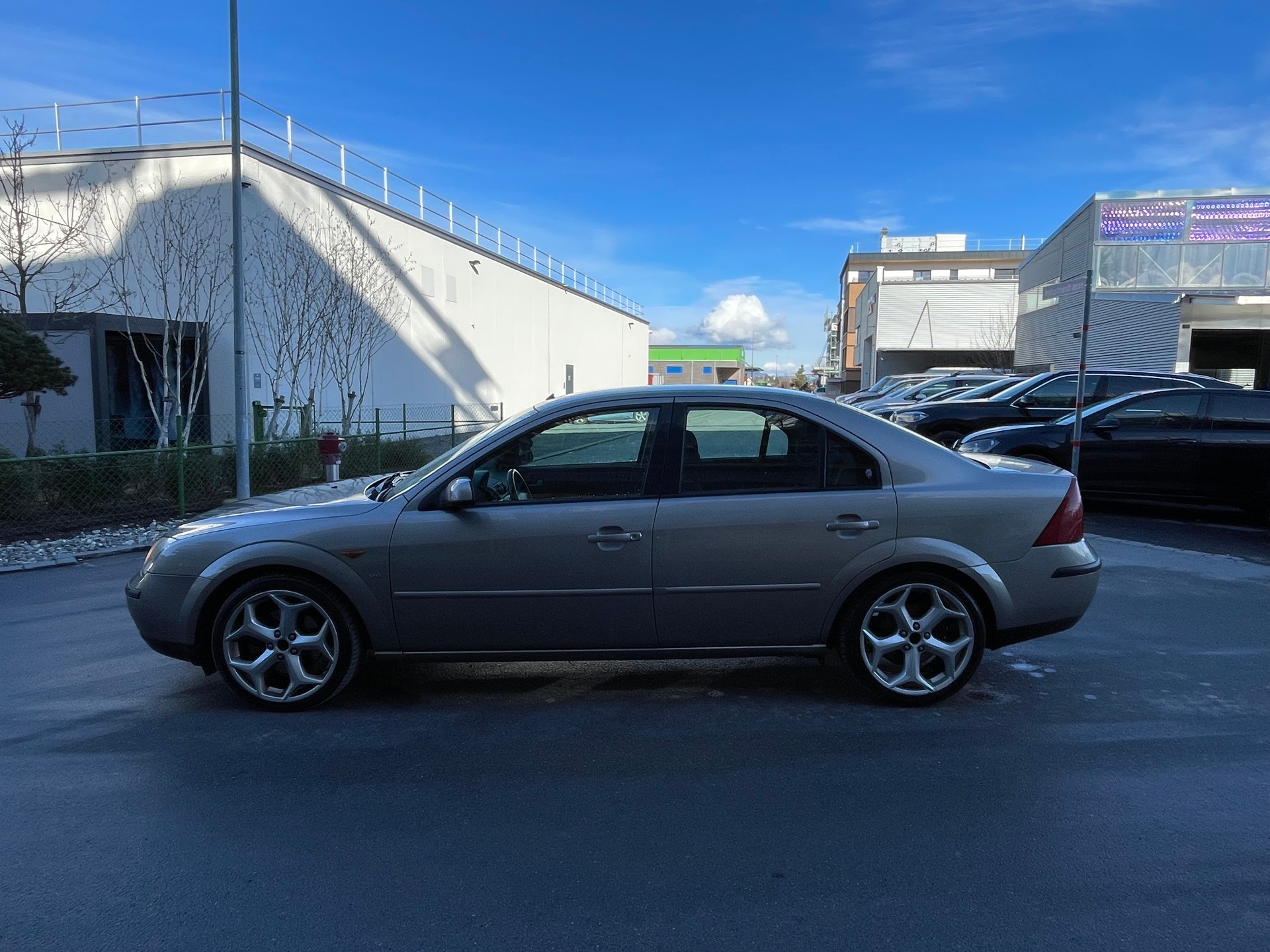FORD Mondeo 2.5i V6 Executive-image-3