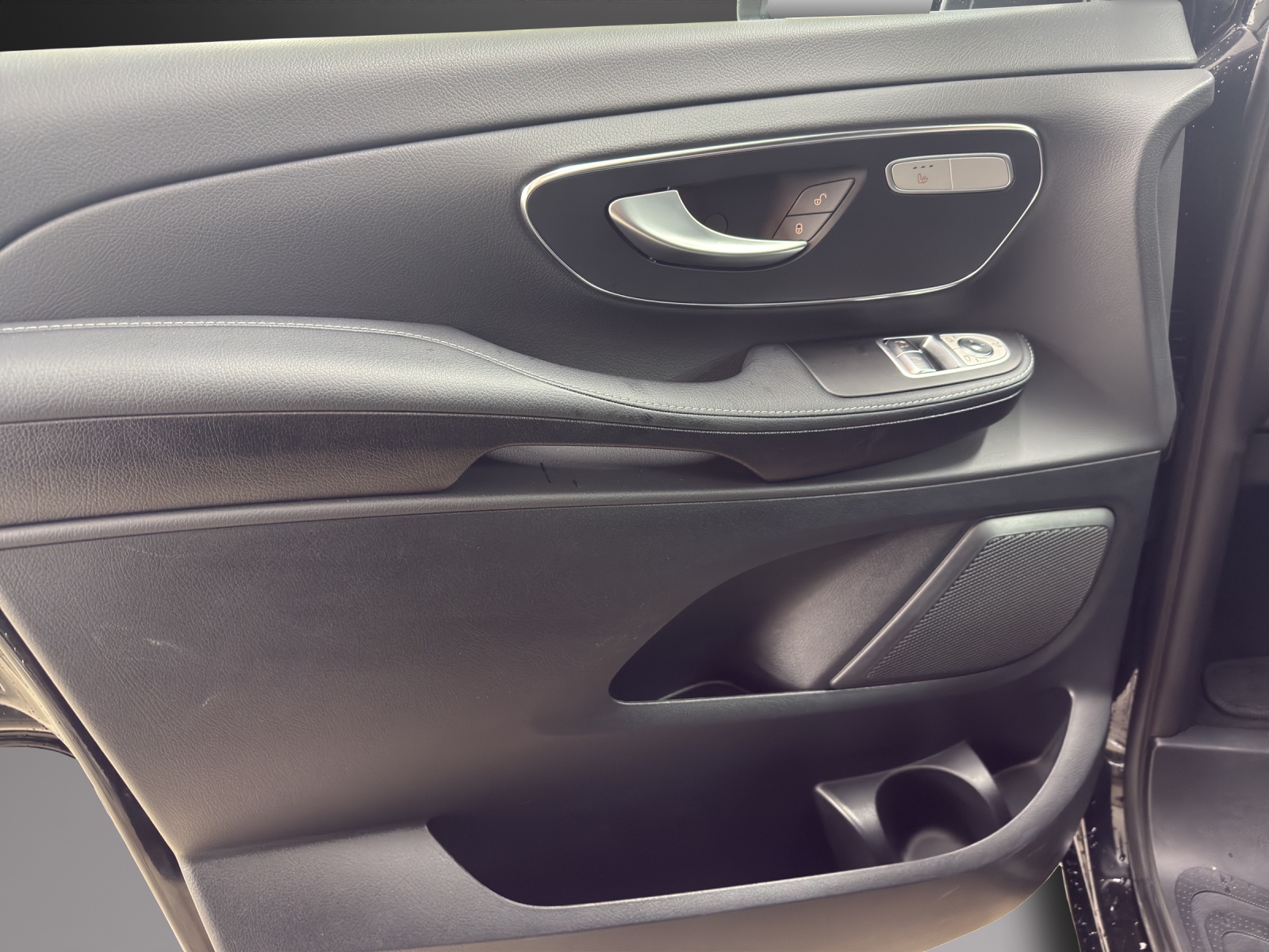 MERCEDES-BENZ V 220 d Avantgarde L 4M-image-12