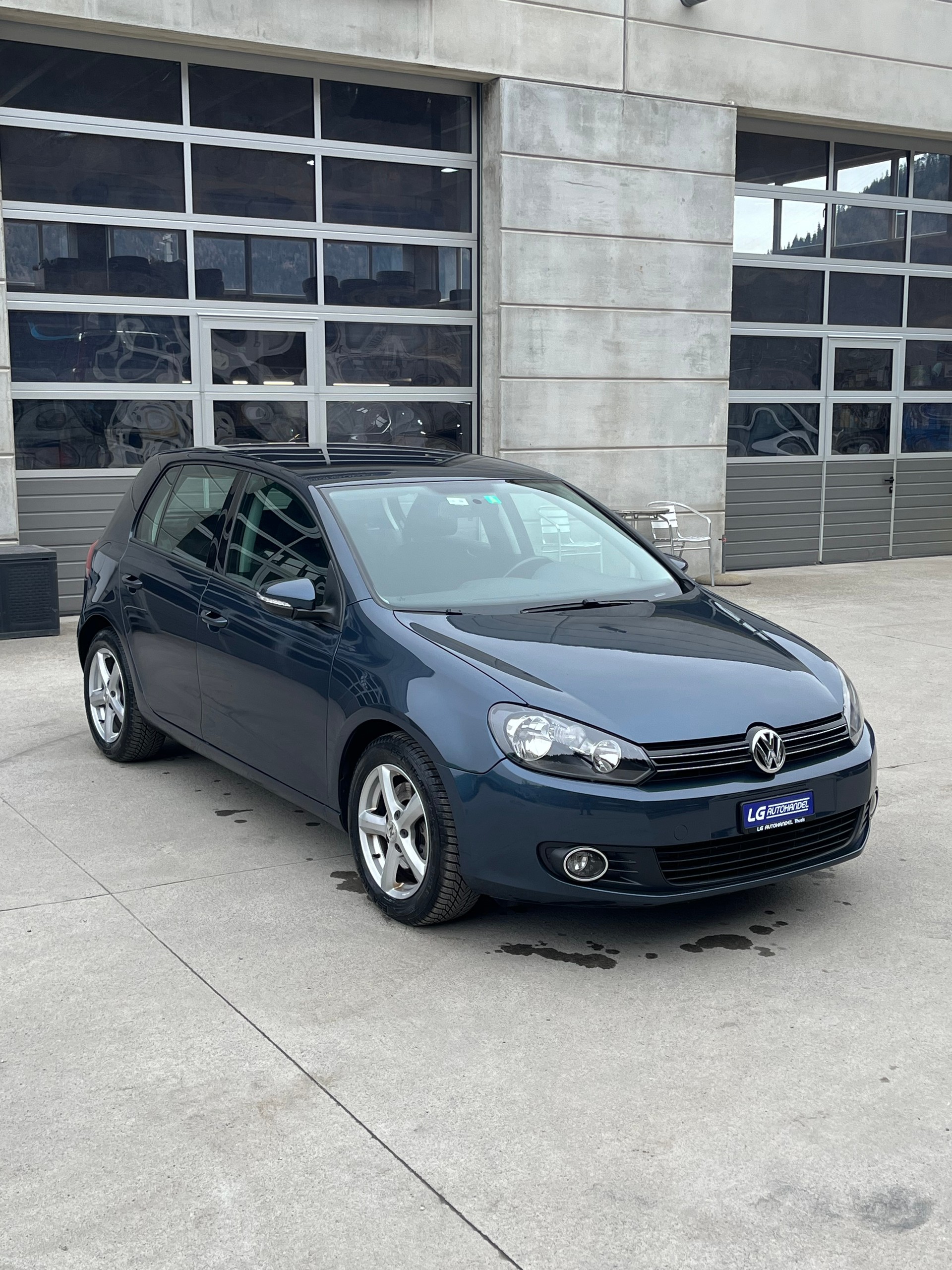 VW Golf 2.0 TDI Highline 4Motion-image-0