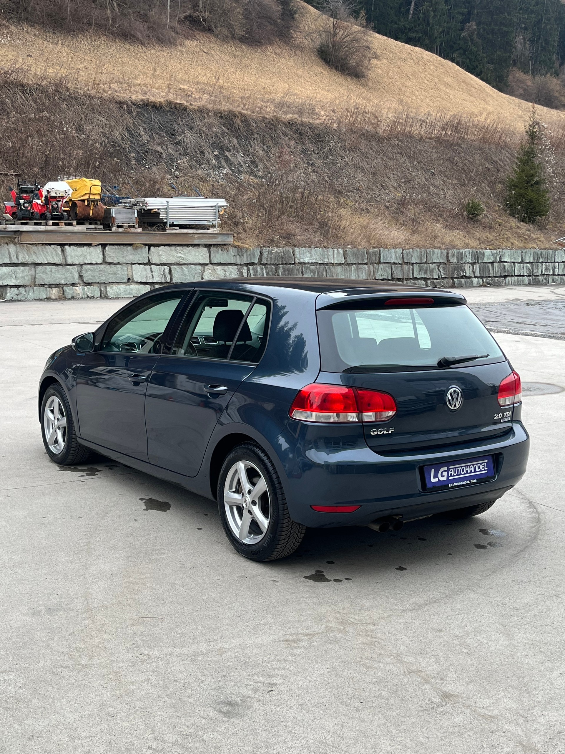 VW Golf 2.0 TDI Highline 4Motion-image-4
