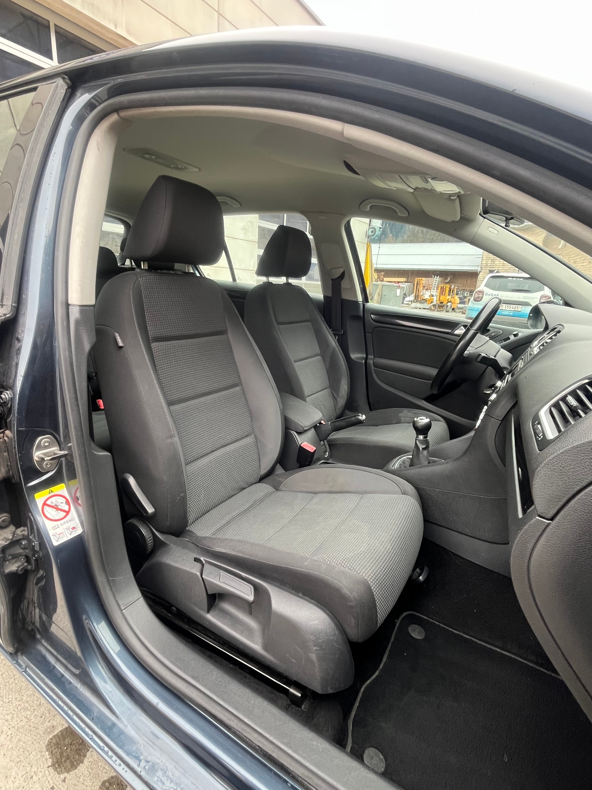 VW Golf 2.0 TDI Highline 4Motion-image-12