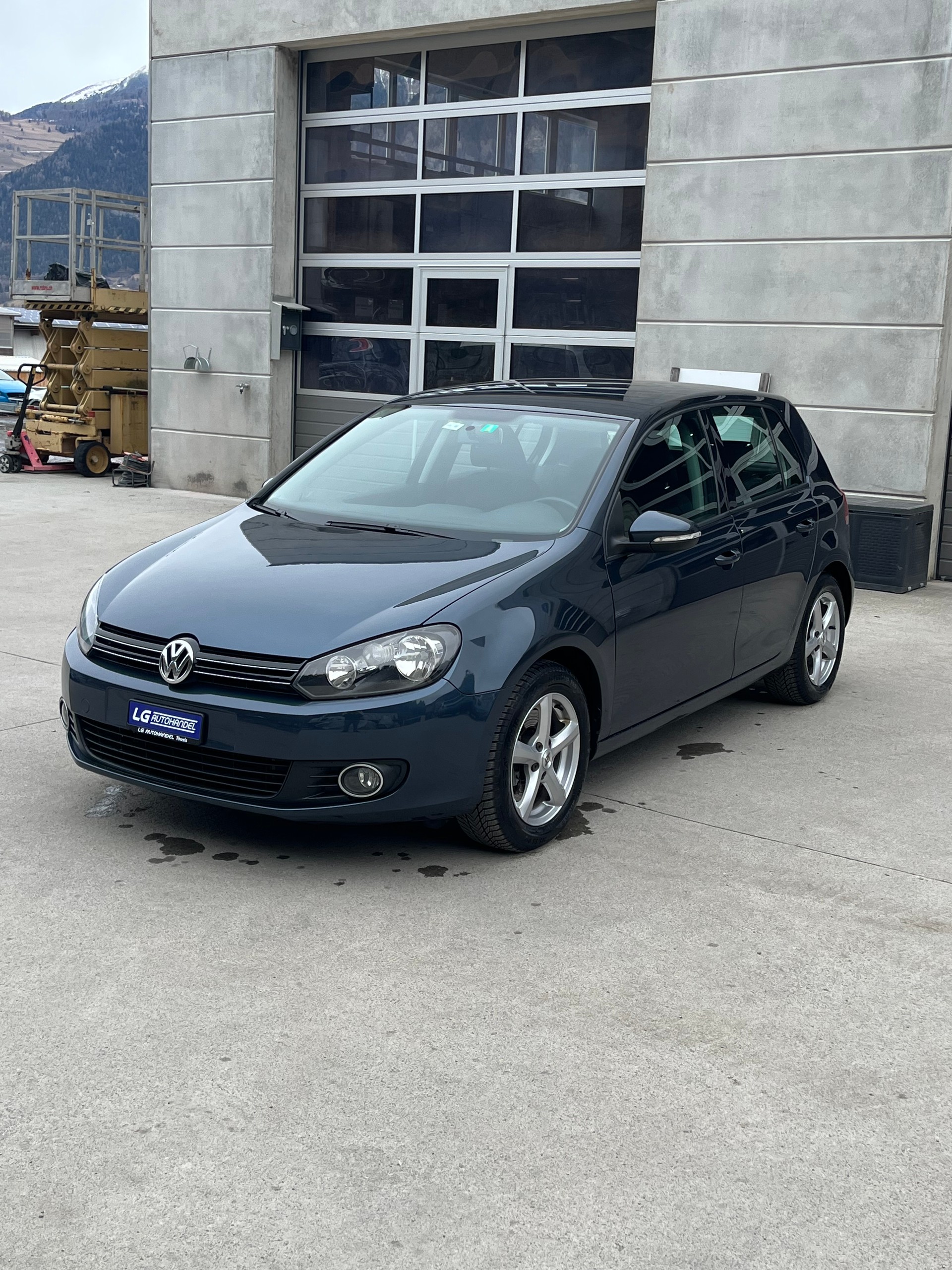 VW Golf 2.0 TDI Highline 4Motion-image-1