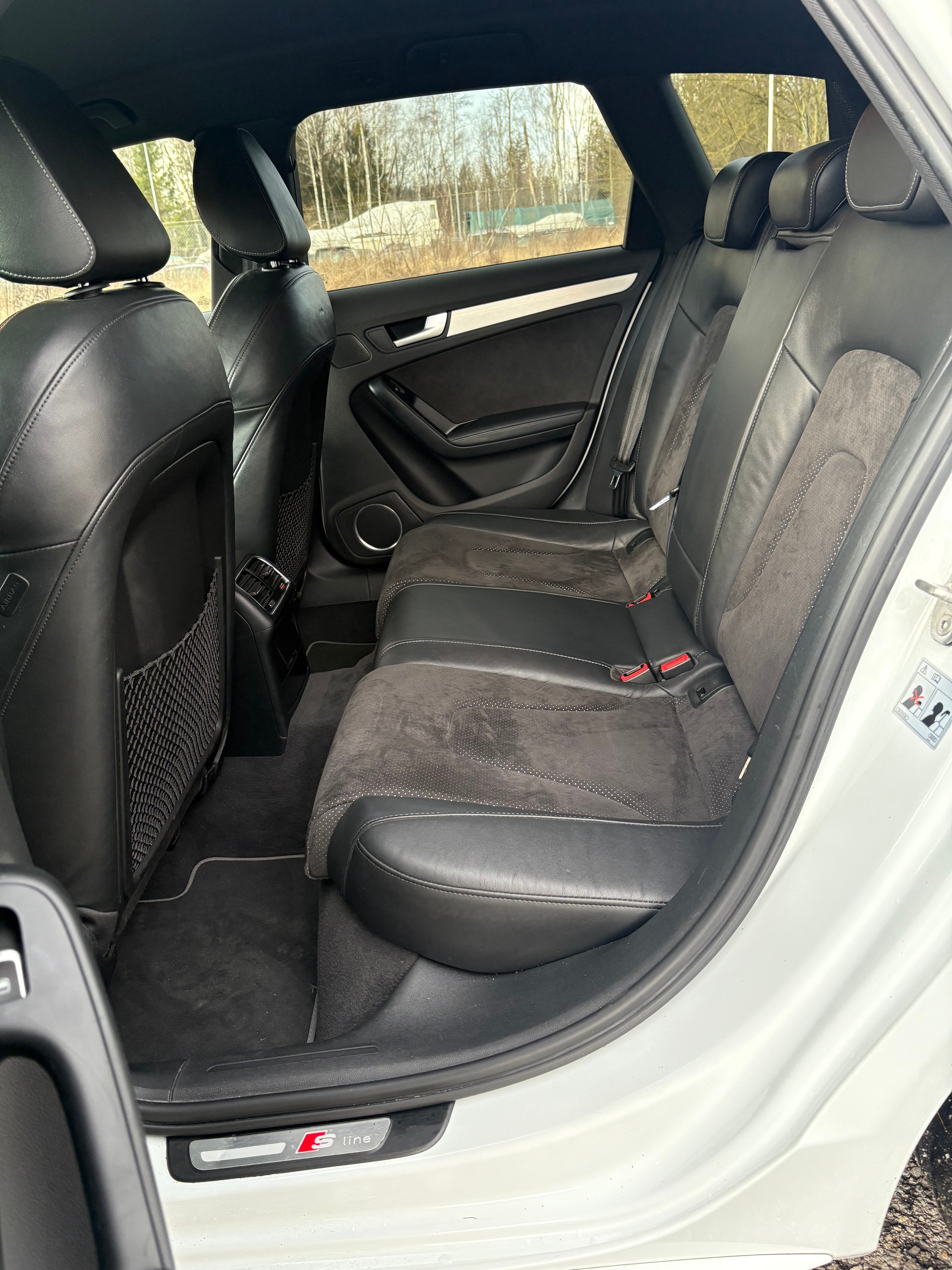 AUDI A4 Avant 3.0 TDI quattro S-tronic-image-11