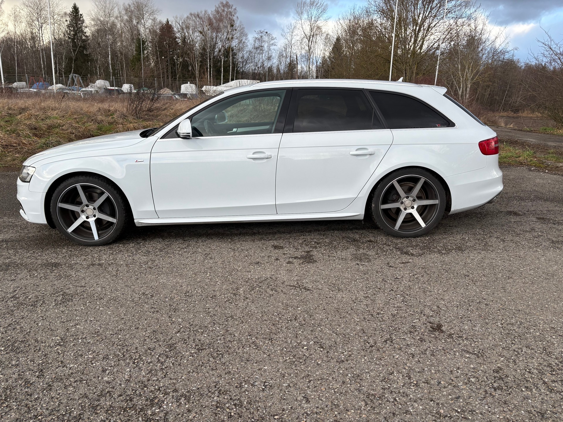 AUDI A4 Avant 3.0 TDI quattro S-tronic-image-5
