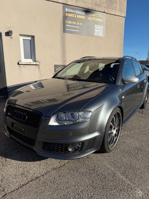 AUDI RS4 Avant 4.2 V8 quattro