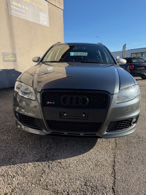 AUDI RS4 Avant 4.2 V8 quattro-image-1