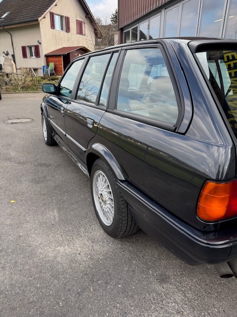 BMW 325iX Touring-image-7
