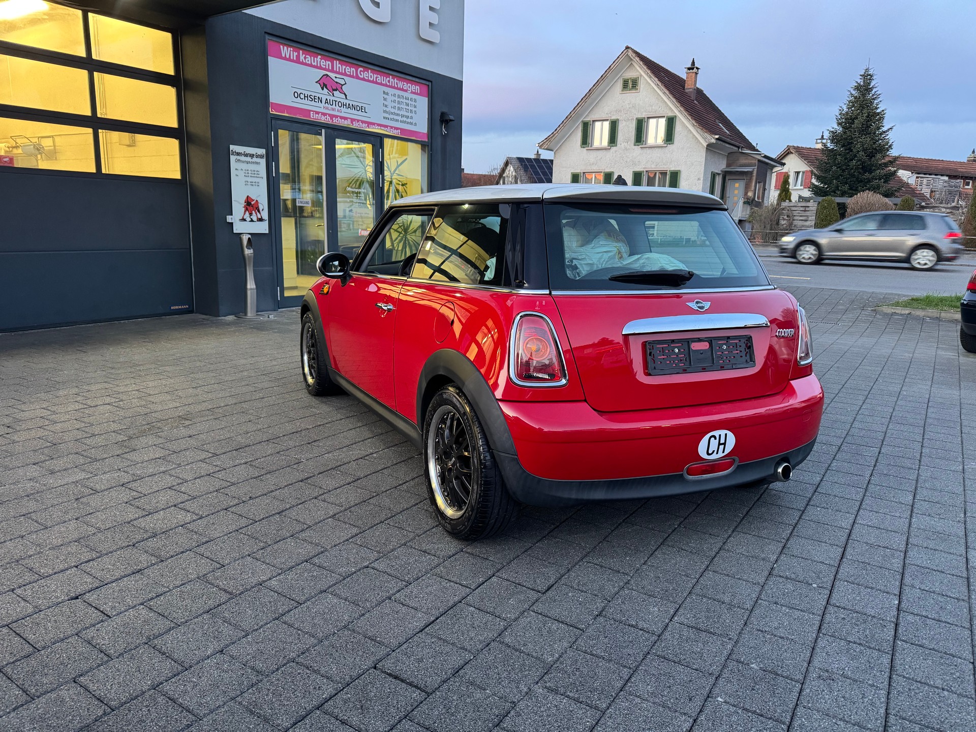 MINI Cooper-image-3