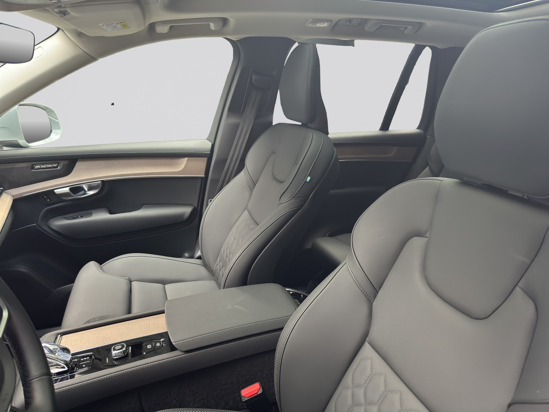 VOLVO XC90 T8 eAWD PluginHybrid Plus Bright 7 Plätzer-image-5
