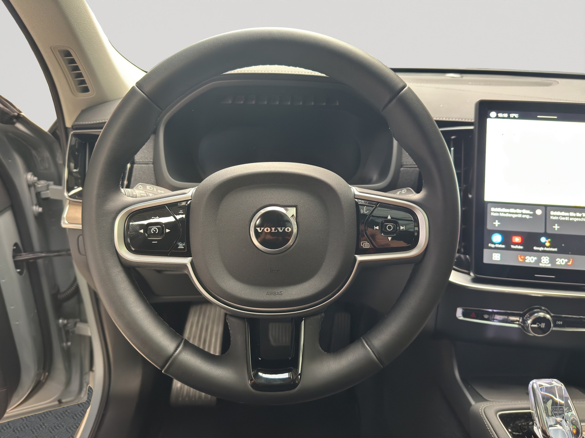 VOLVO XC90 T8 eAWD PluginHybrid Plus Bright 7 Plätzer-image-11
