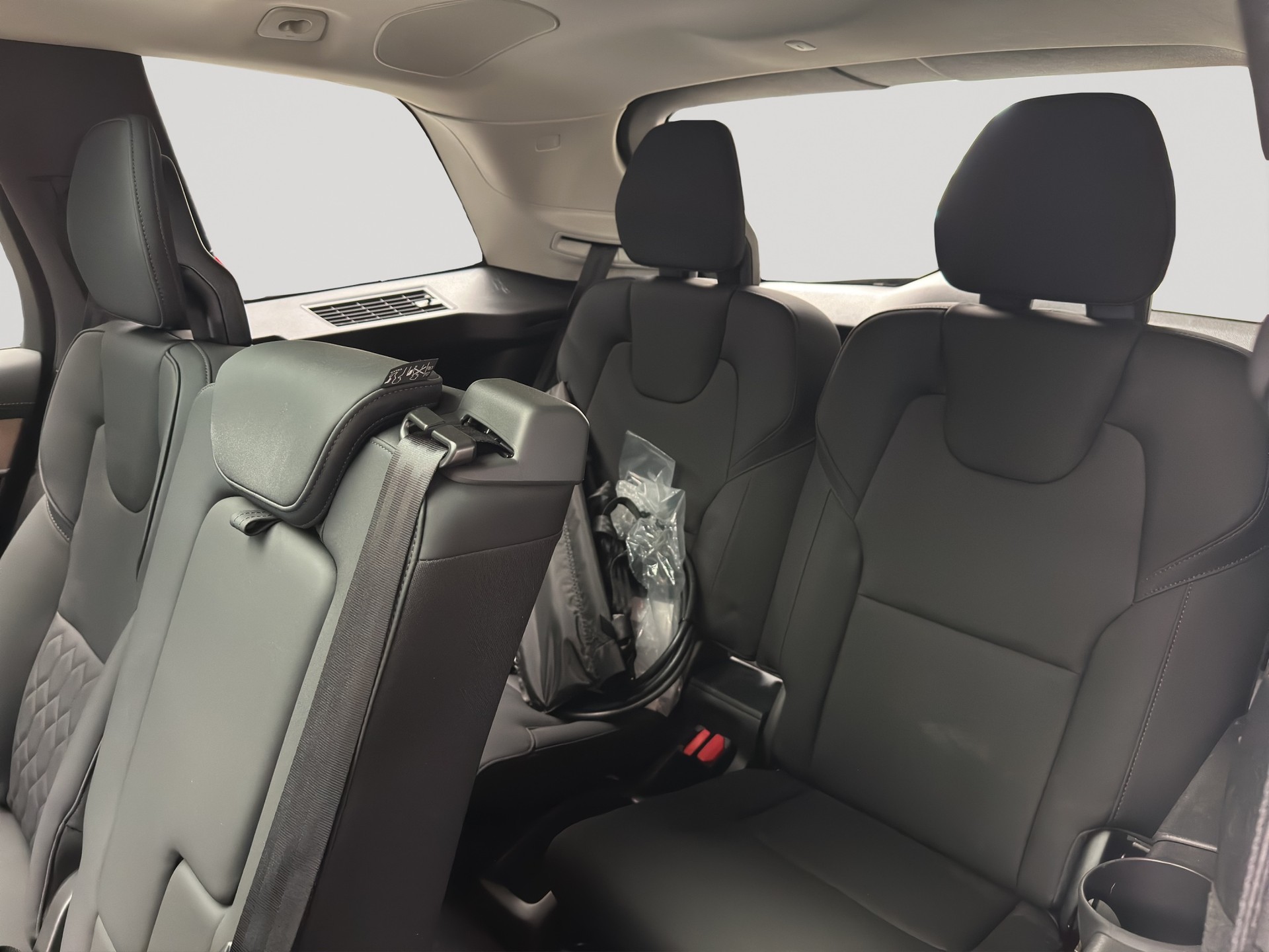 VOLVO XC90 T8 eAWD PluginHybrid Plus Bright 7 Plätzer-image-8