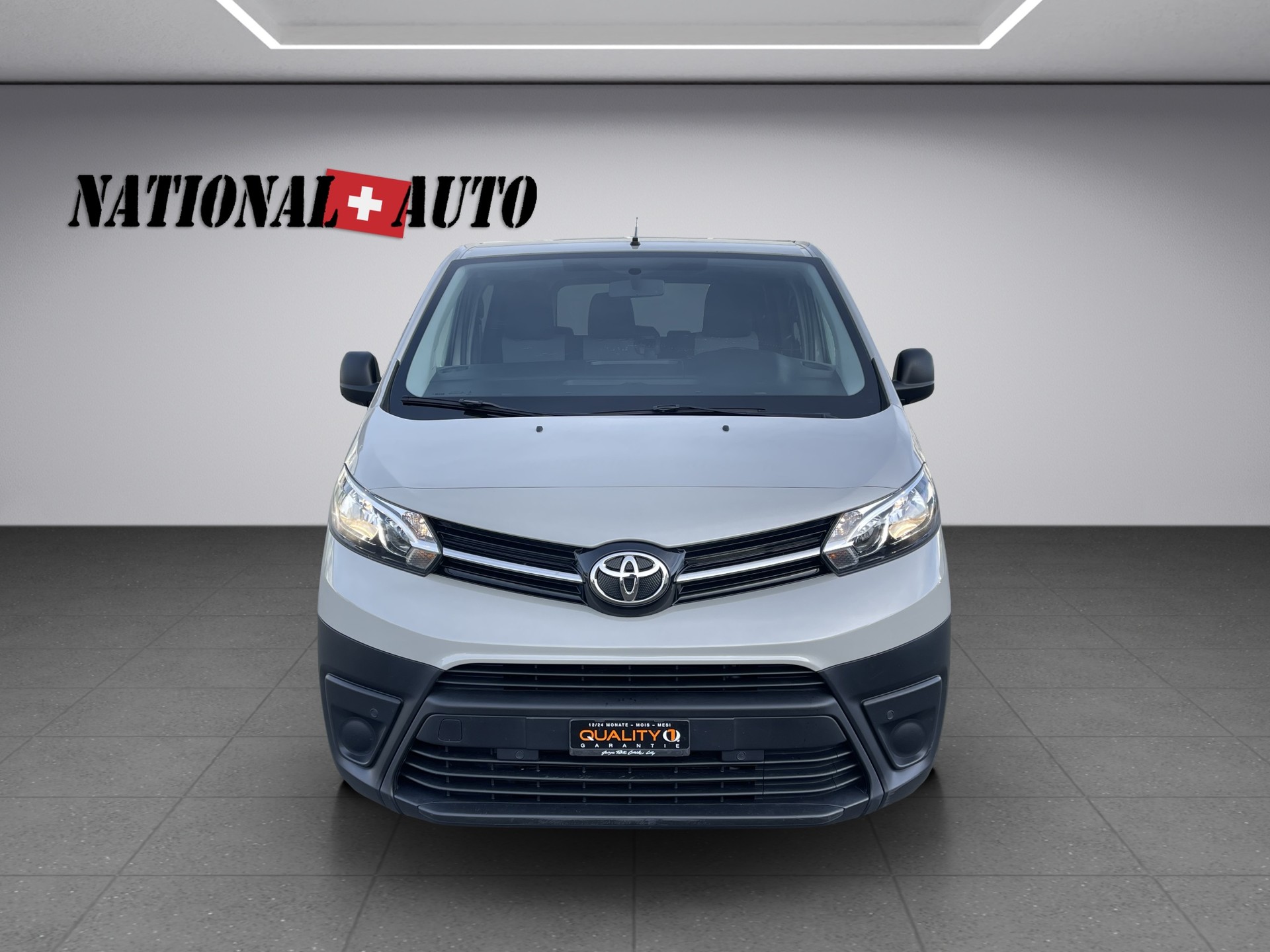 TOYOTA Proace 2.0D Combi L1 Medium 4x4-image-2