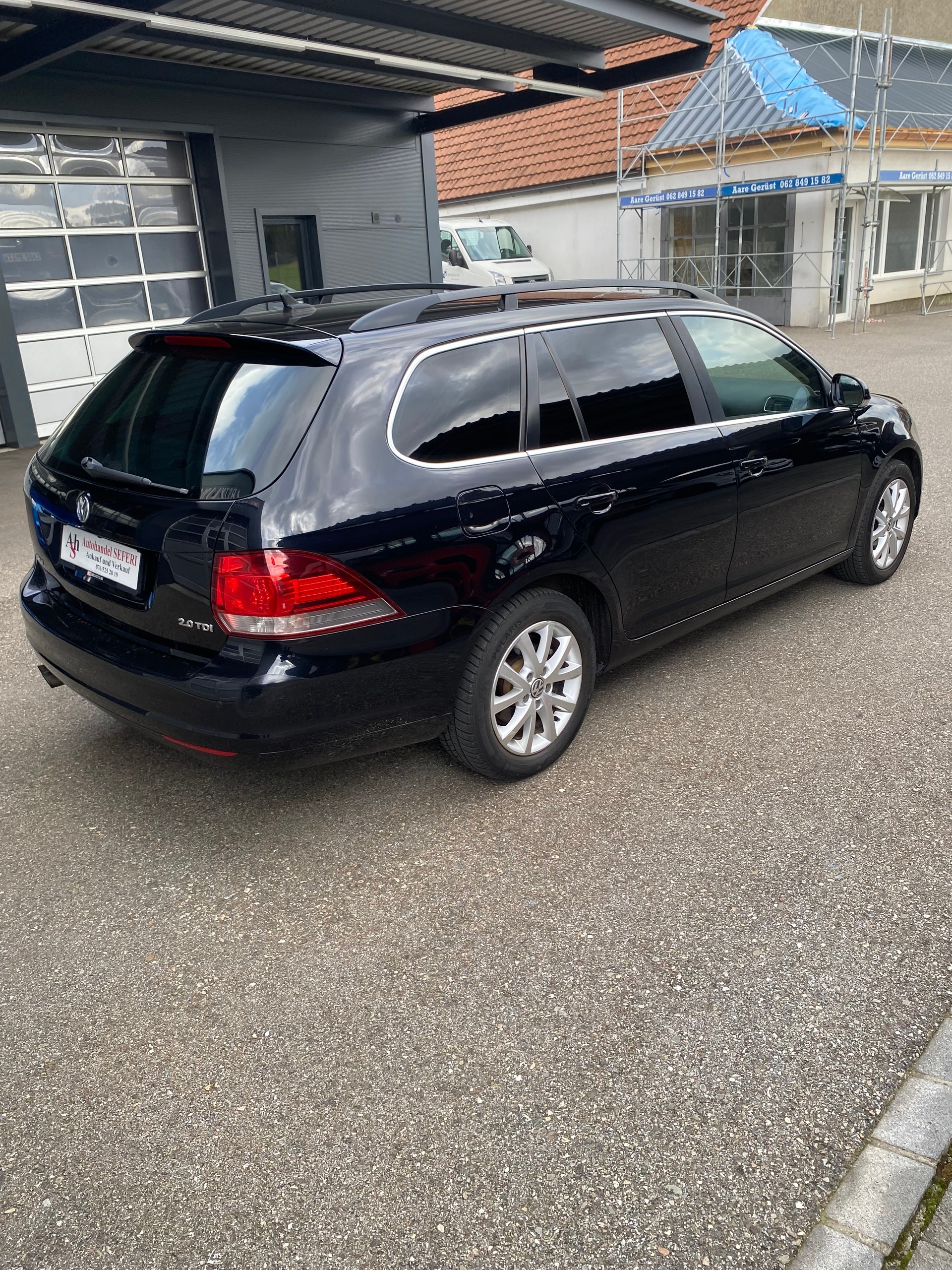 VW Golf Variant 2.0 TDI Highline DSG-image-6