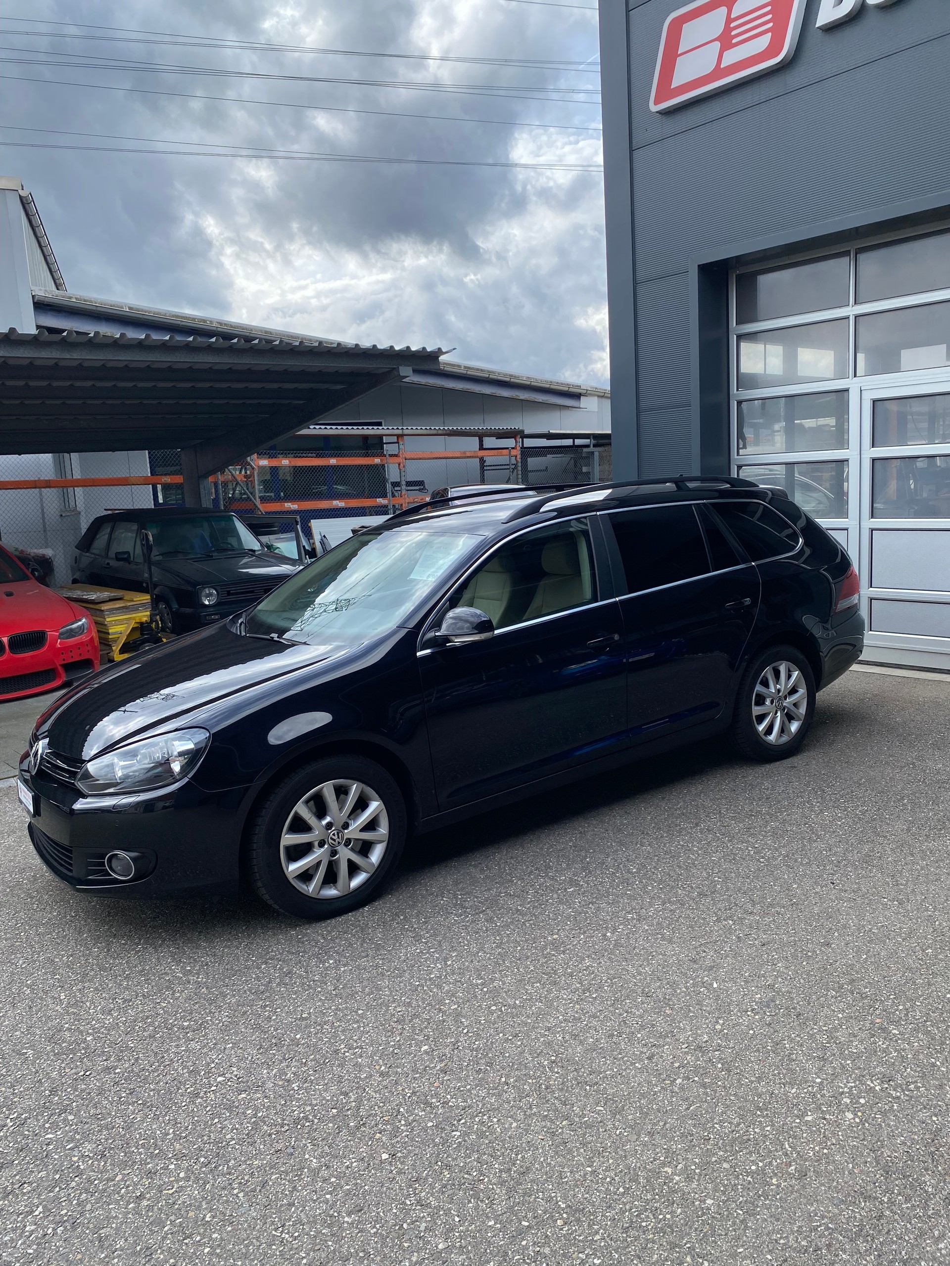 VW Golf Variant 2.0 TDI Highline DSG-image-2