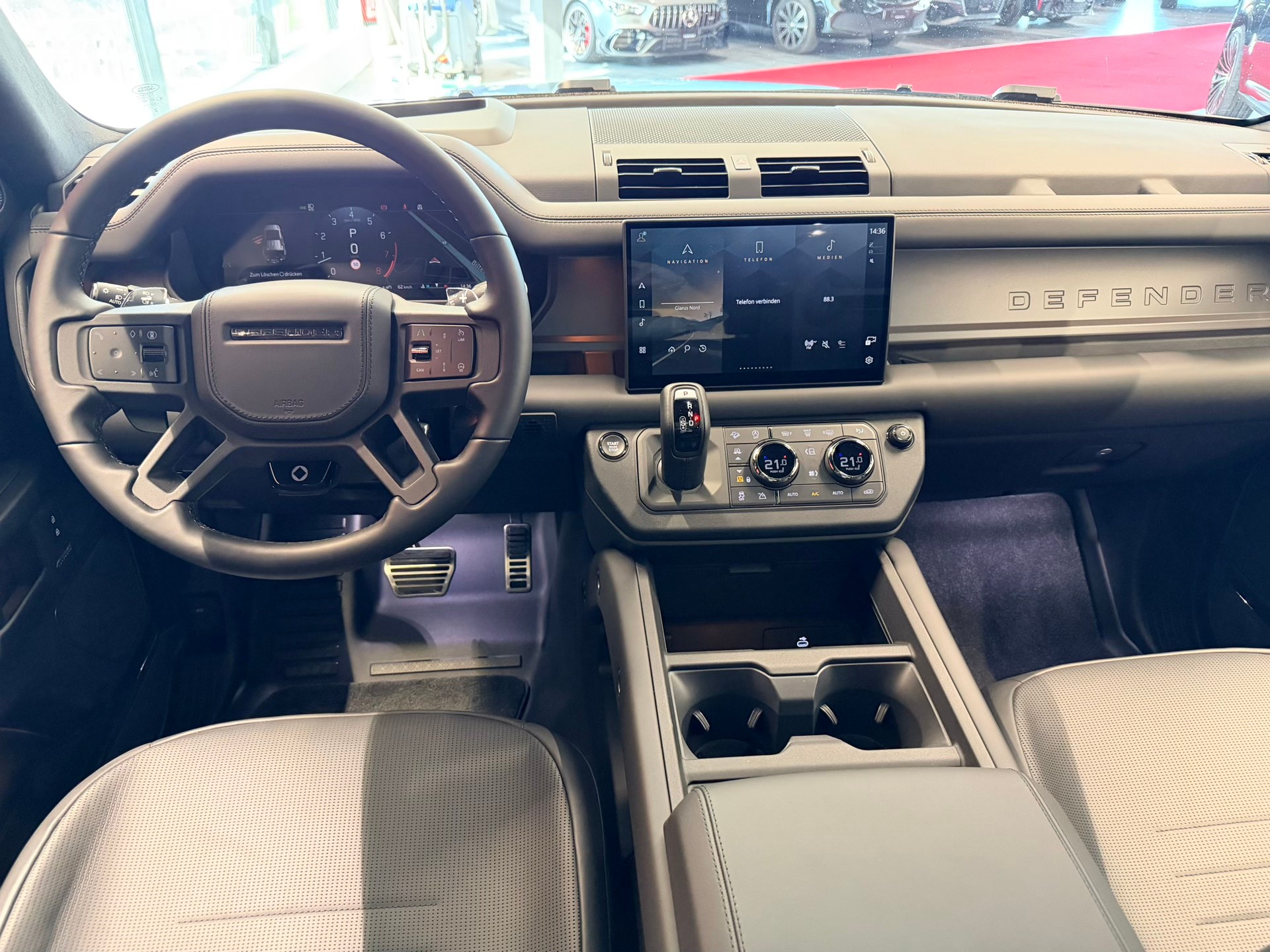 LAND ROVER Defender 110 635 V8 4.4 Octa Edition One AT8-image-20