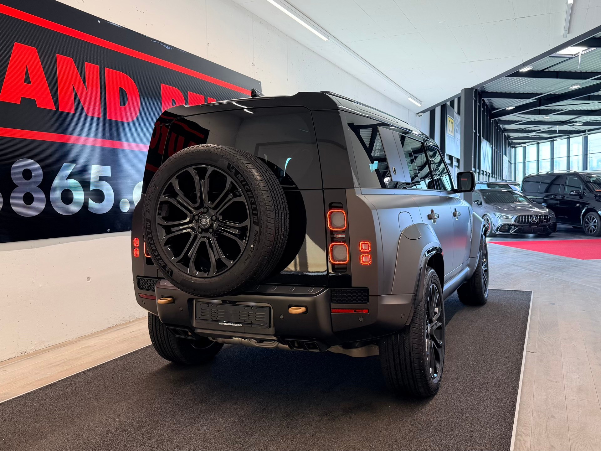 LAND ROVER Defender 110 635 V8 4.4 Octa Edition One AT8-image-6