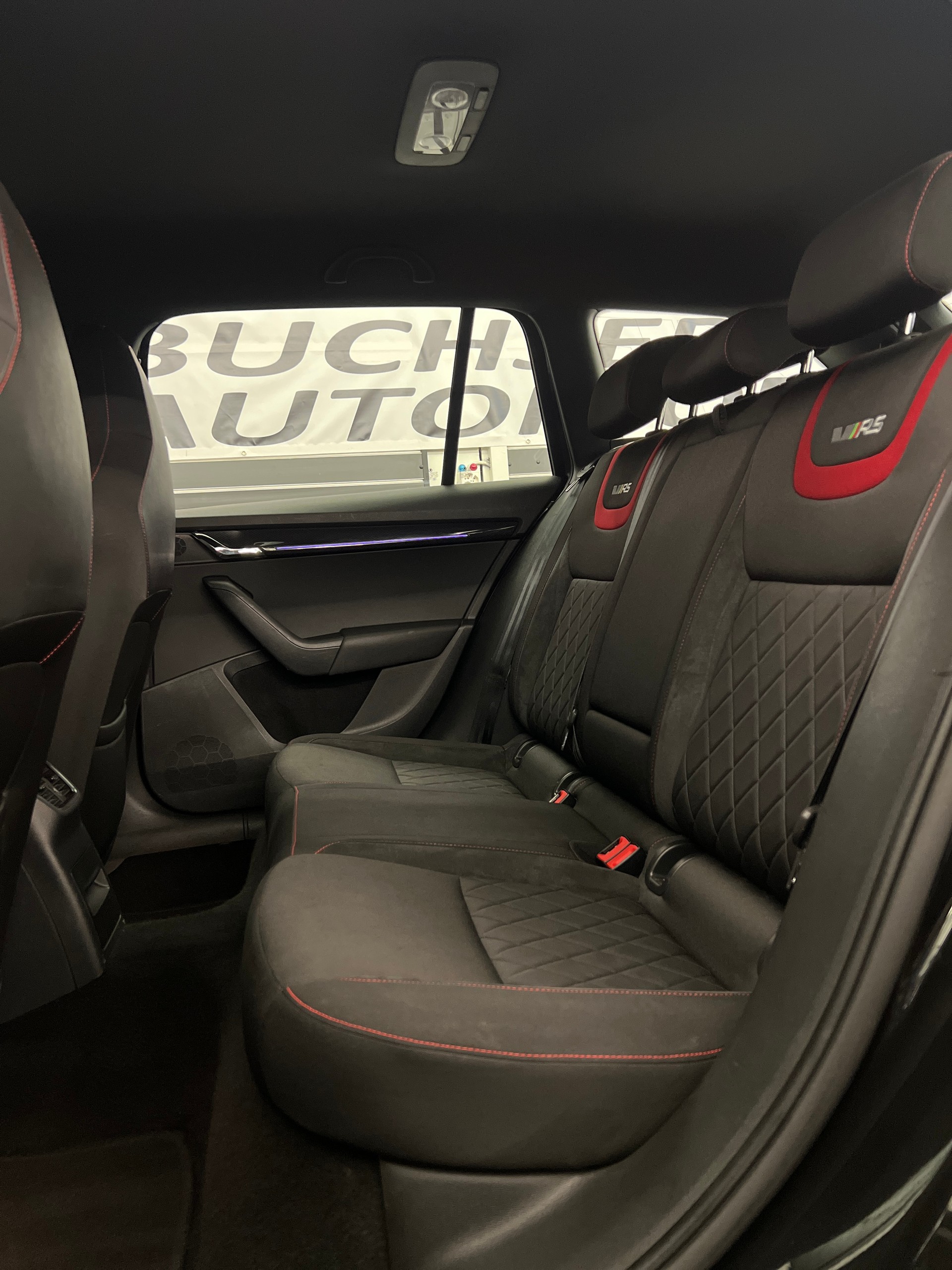 SKODA Octavia Combi 2.0 TDI RS Prag 4x4 DSG-image-7