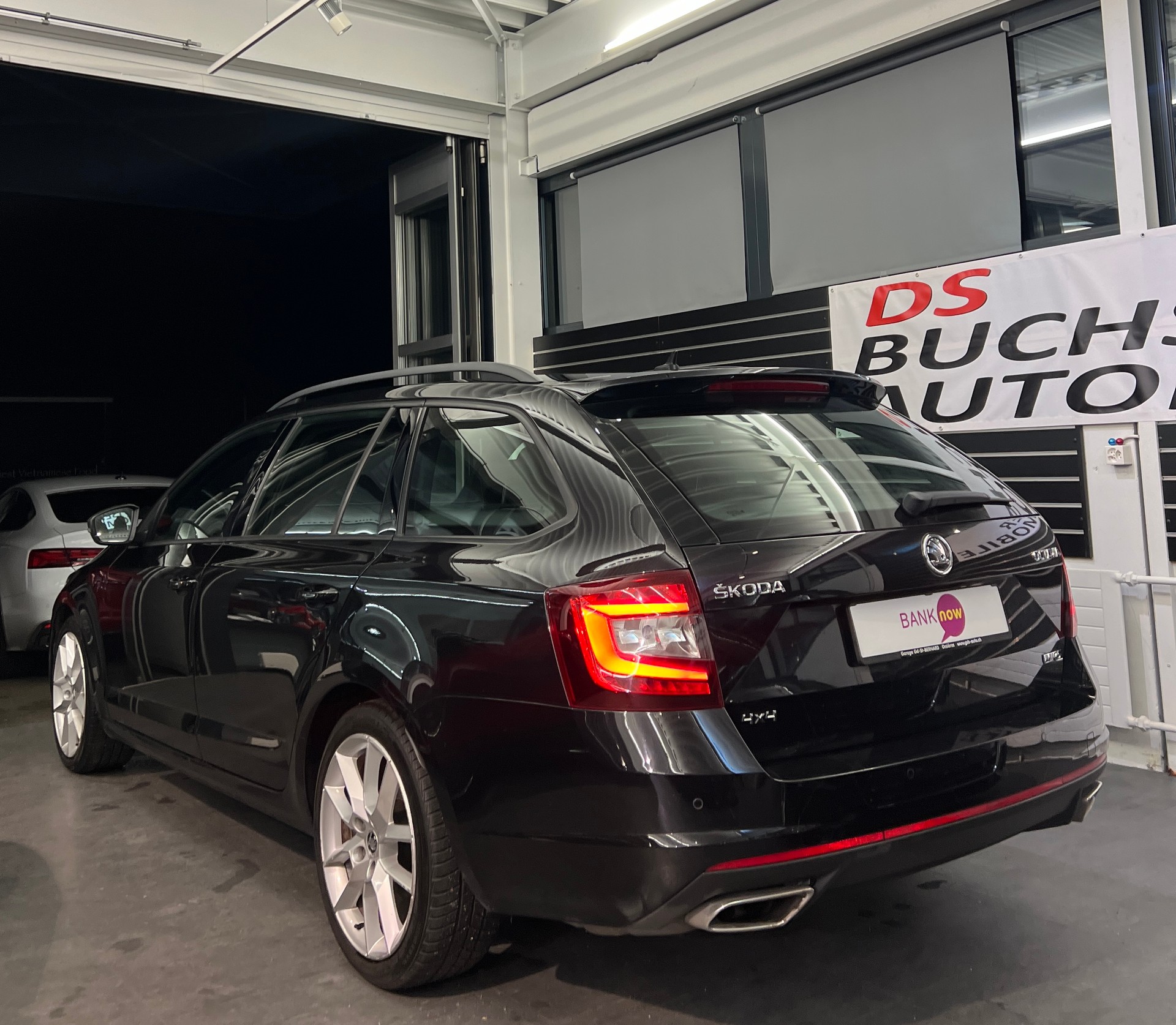 SKODA Octavia Combi 2.0 TDI RS Prag 4x4 DSG-image-4