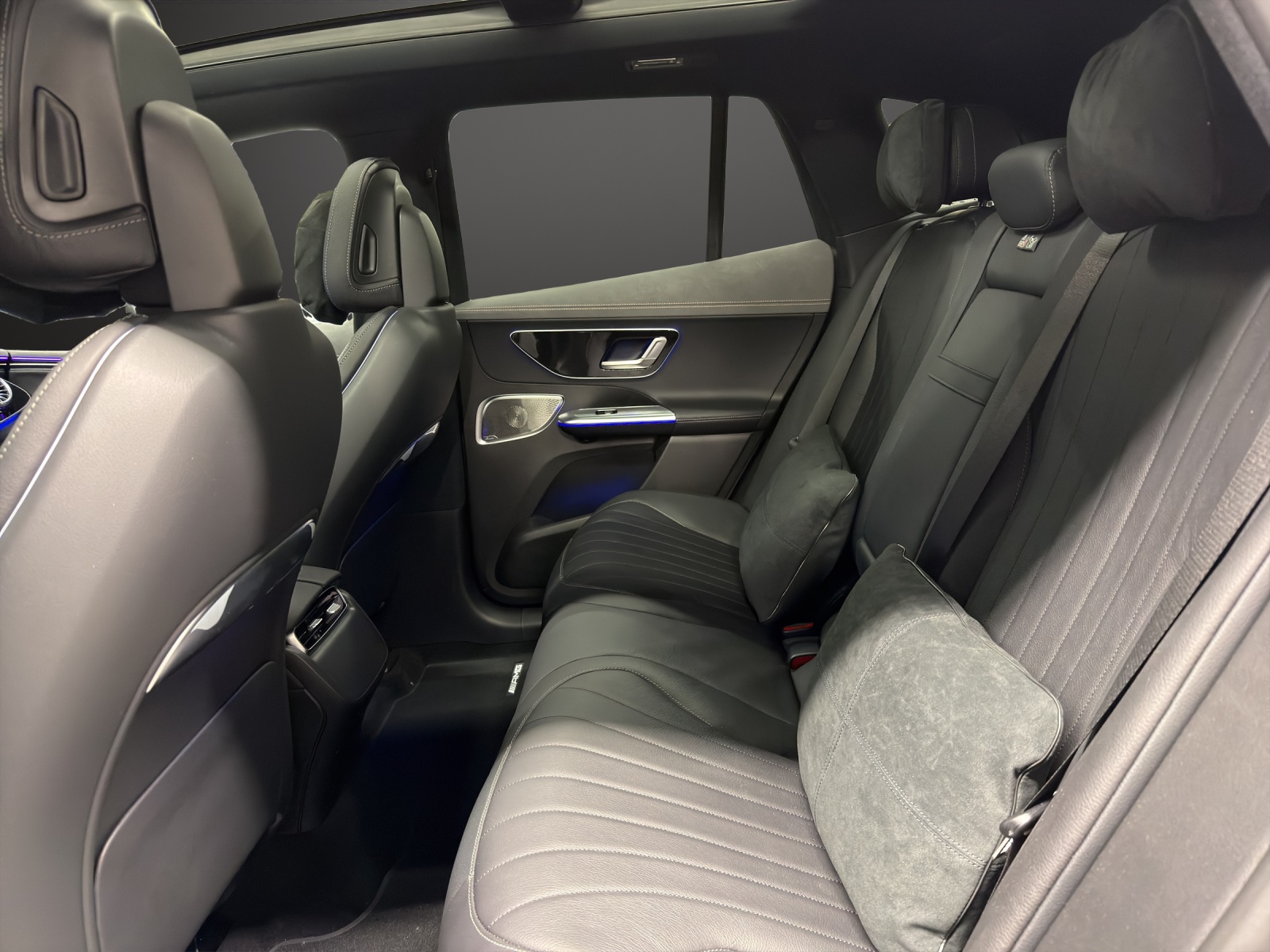 MERCEDES-BENZ EQE SUV 500 4 Matic Executive Edition-image-11