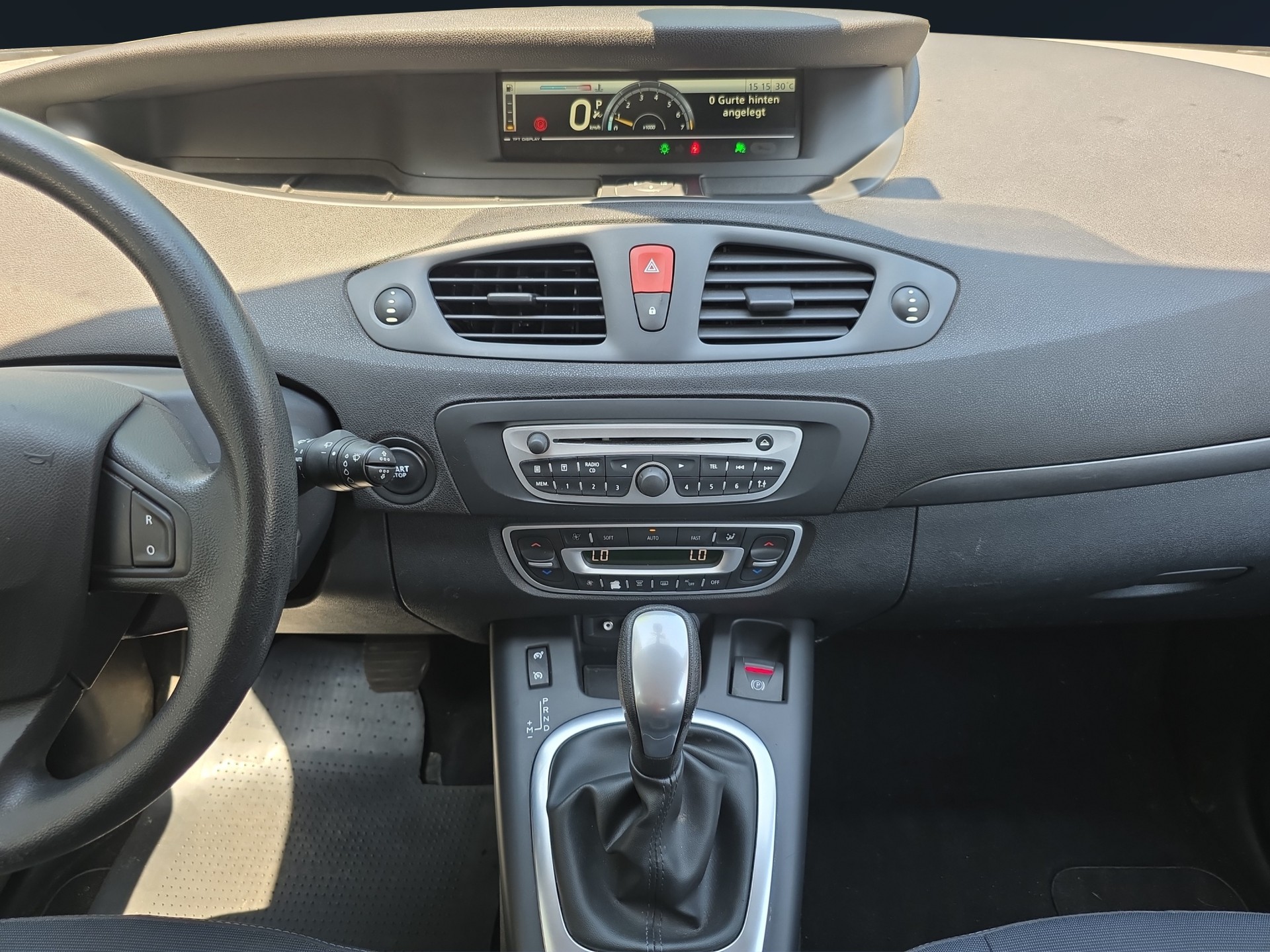 RENAULT Grand Scénic 2.0 16V Expression X-Tronic CVT-image-12