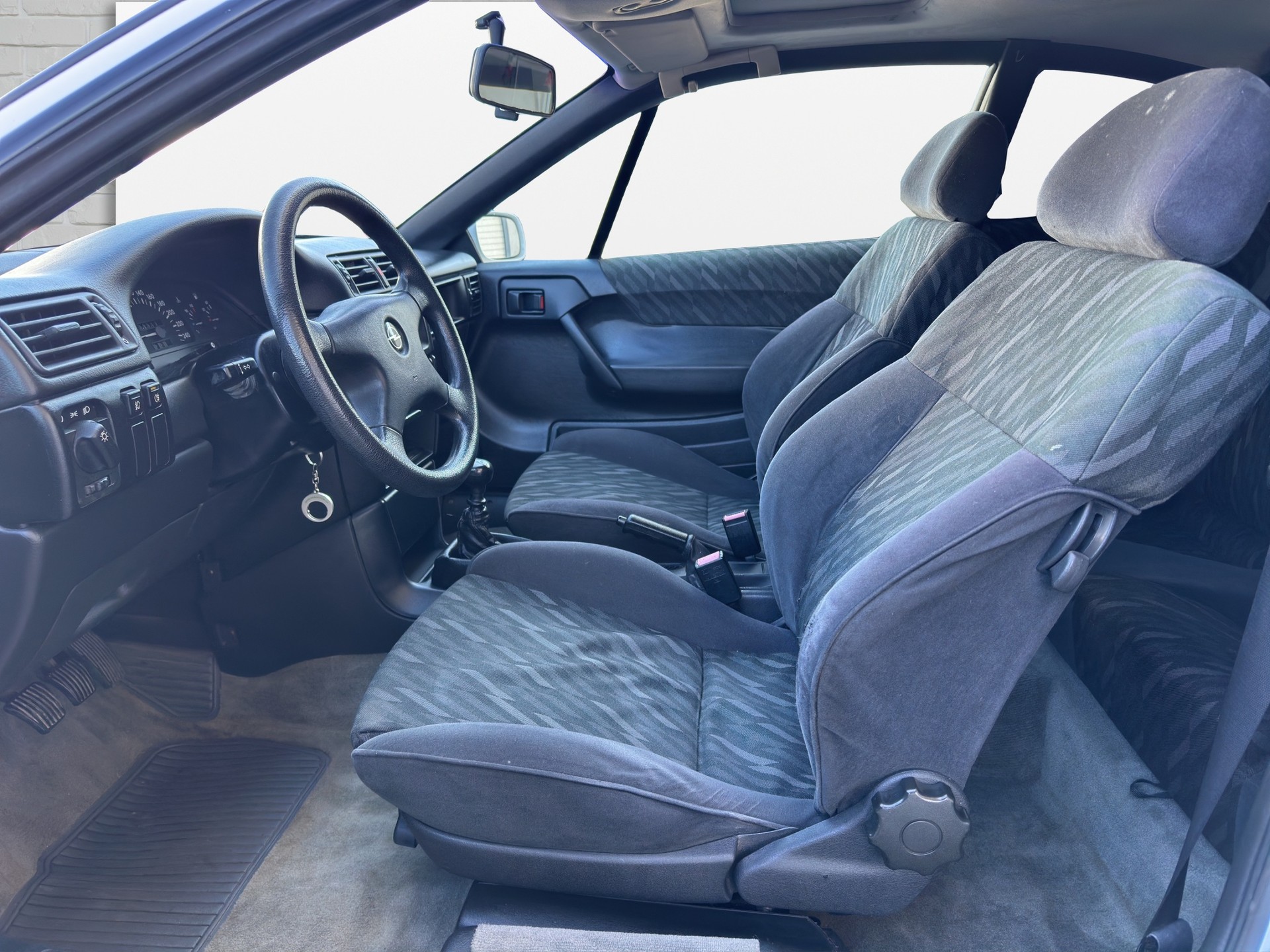 OPEL Calibra 2.0i-image-9