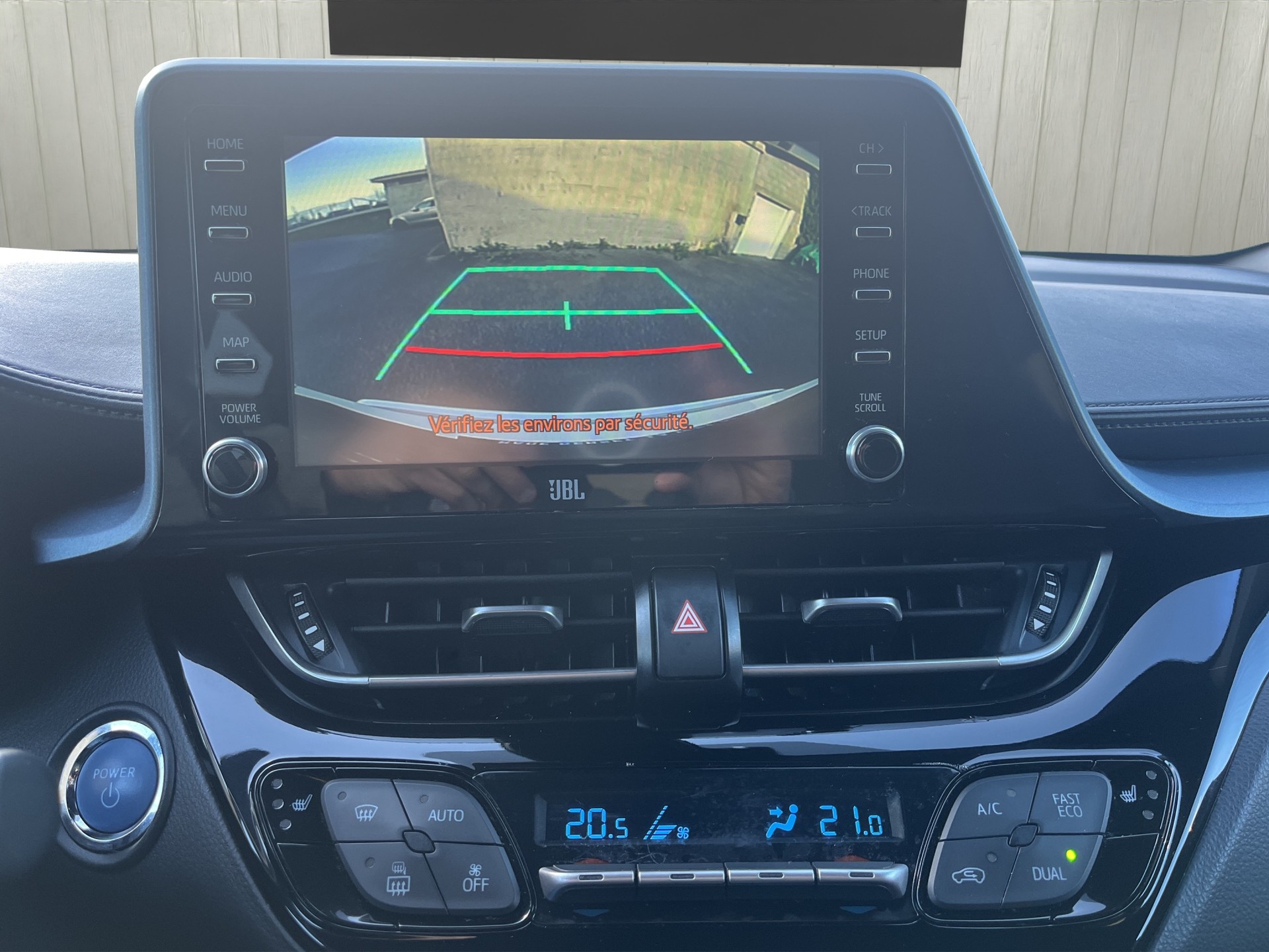 TOYOTA C-HR 1.8 HSD CVT Trend-image-11