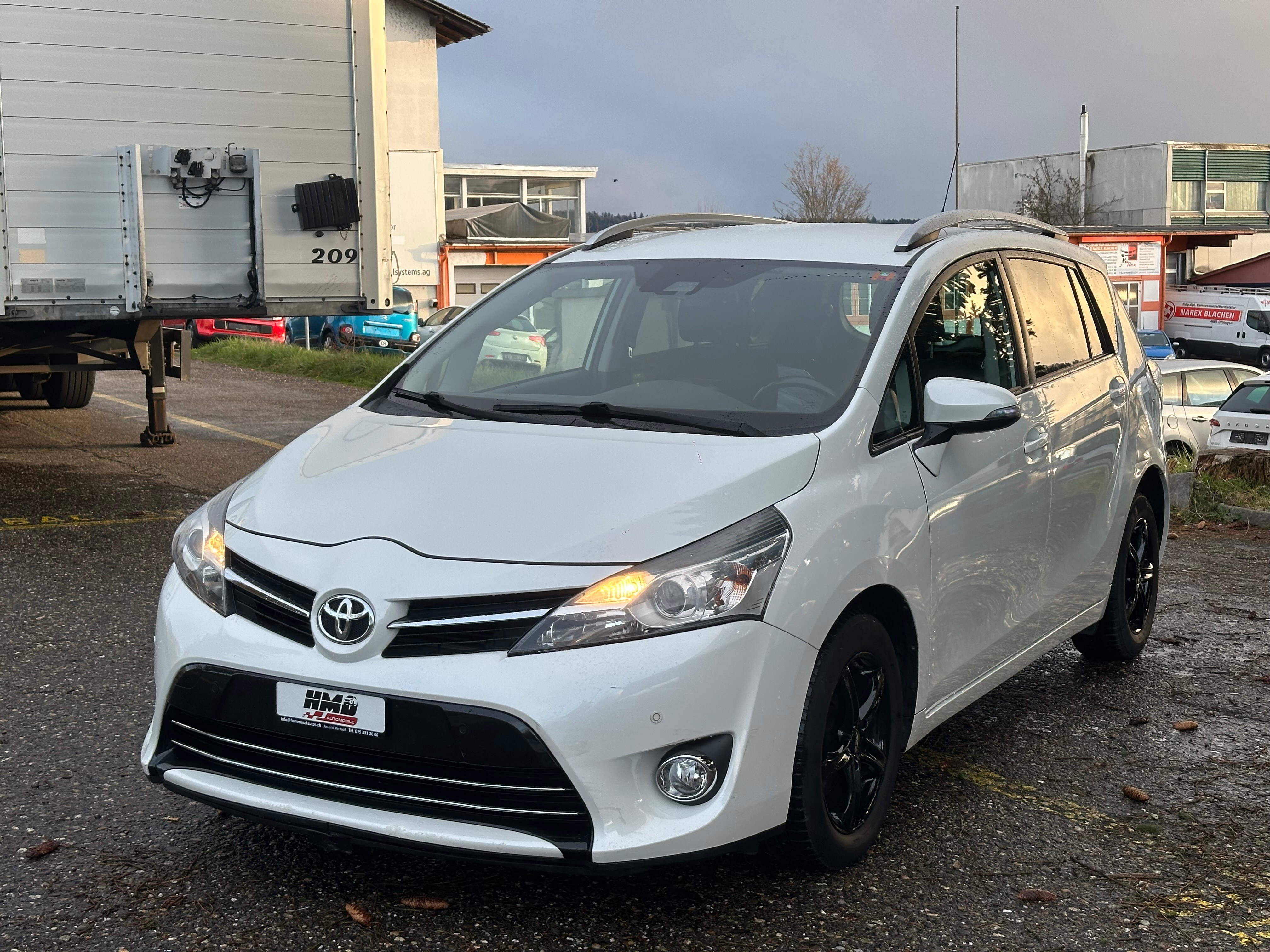 Car photo