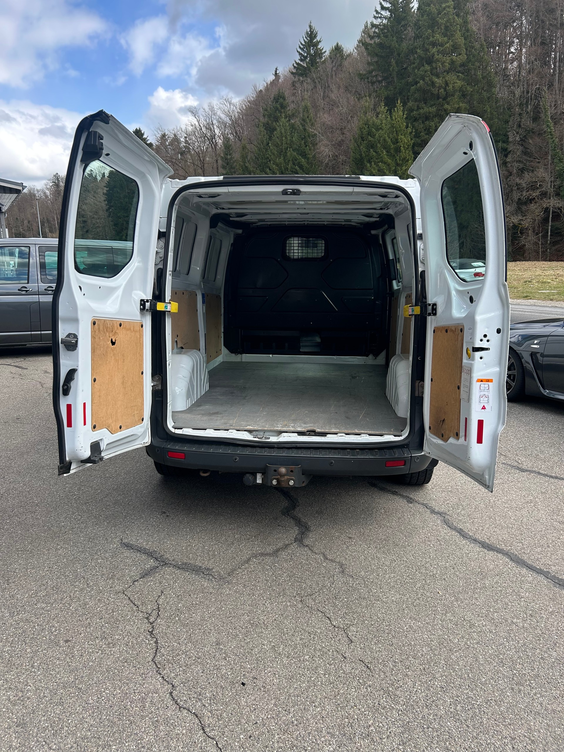 FORD Transit Custom Van 330 L2H1 Trend-image-3