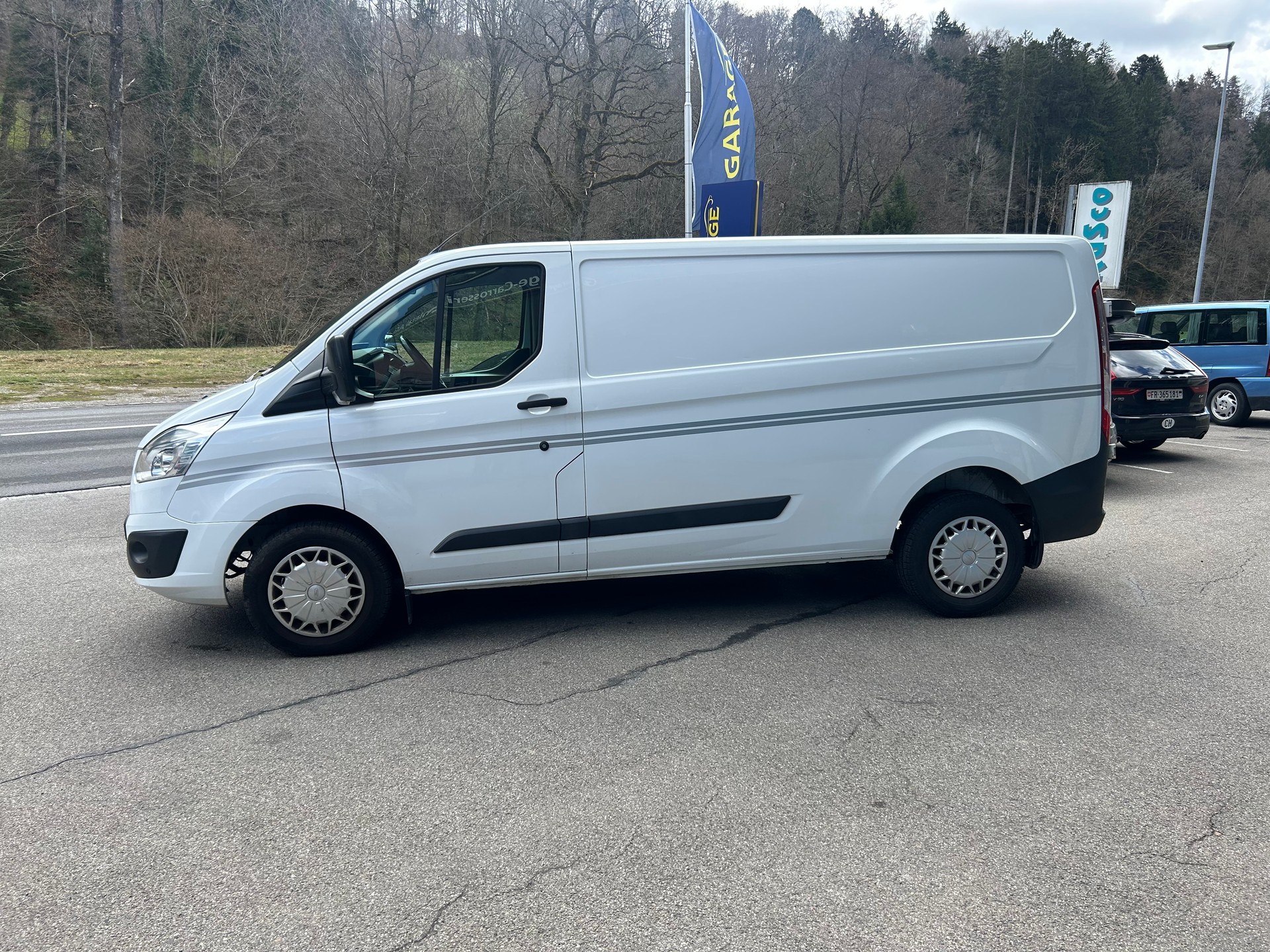FORD Transit Custom Van 330 L2H1 Trend-image-11