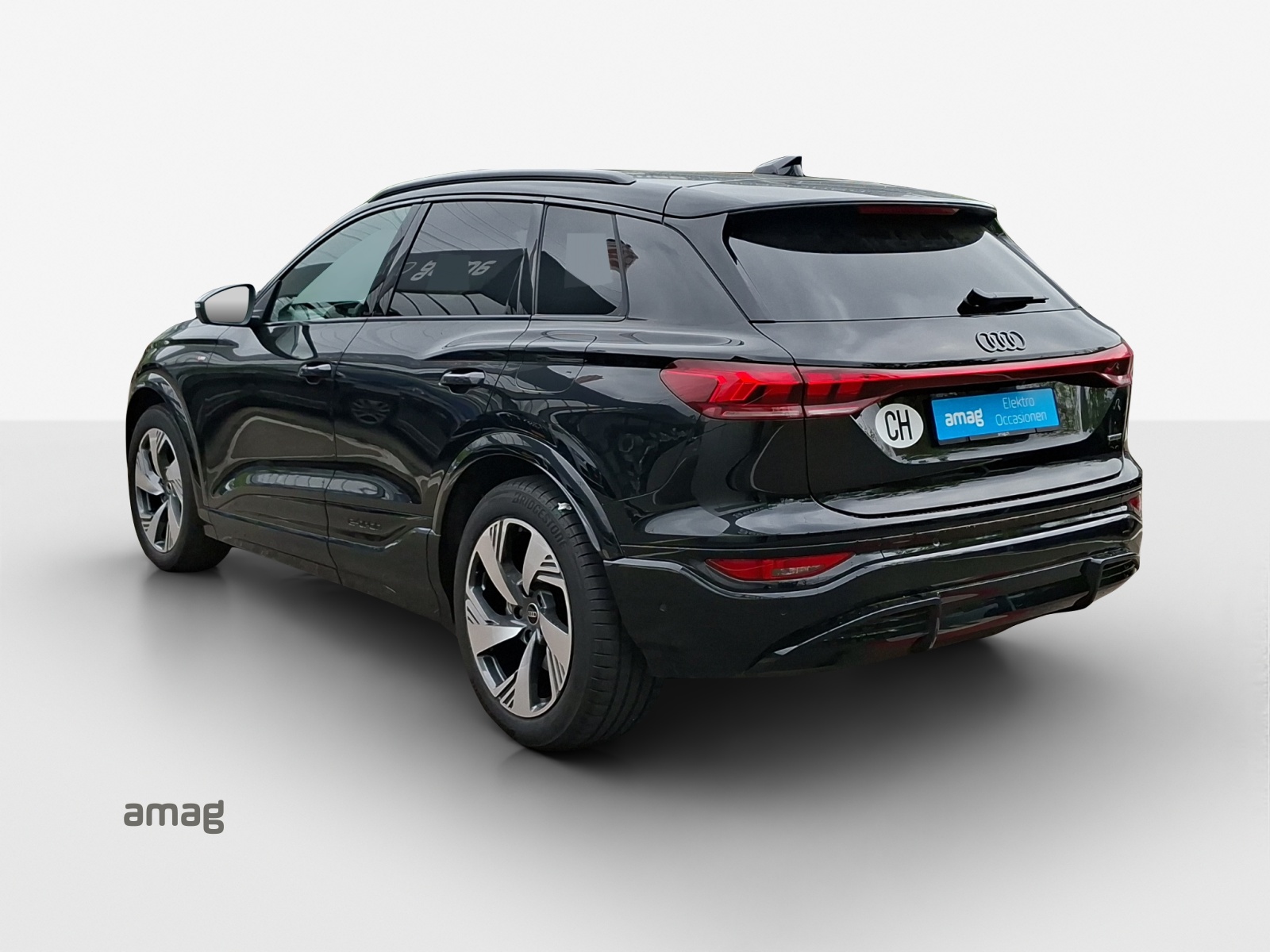AUDI Q6 e-tron quattro-image-2