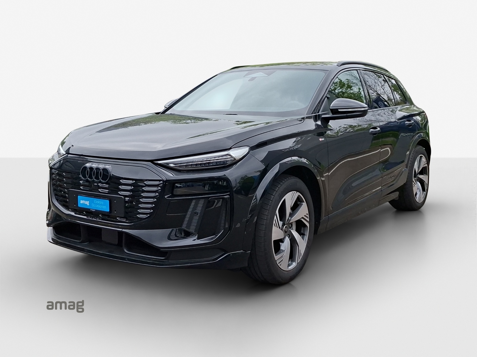 AUDI Q6 e-tron quattro-image-0