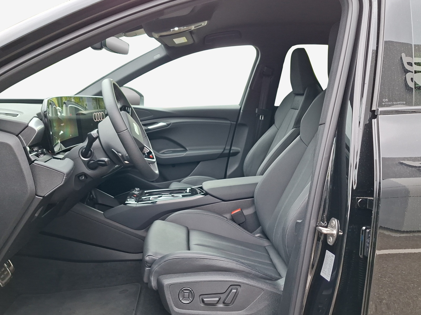 AUDI Q6 e-tron quattro-image-8