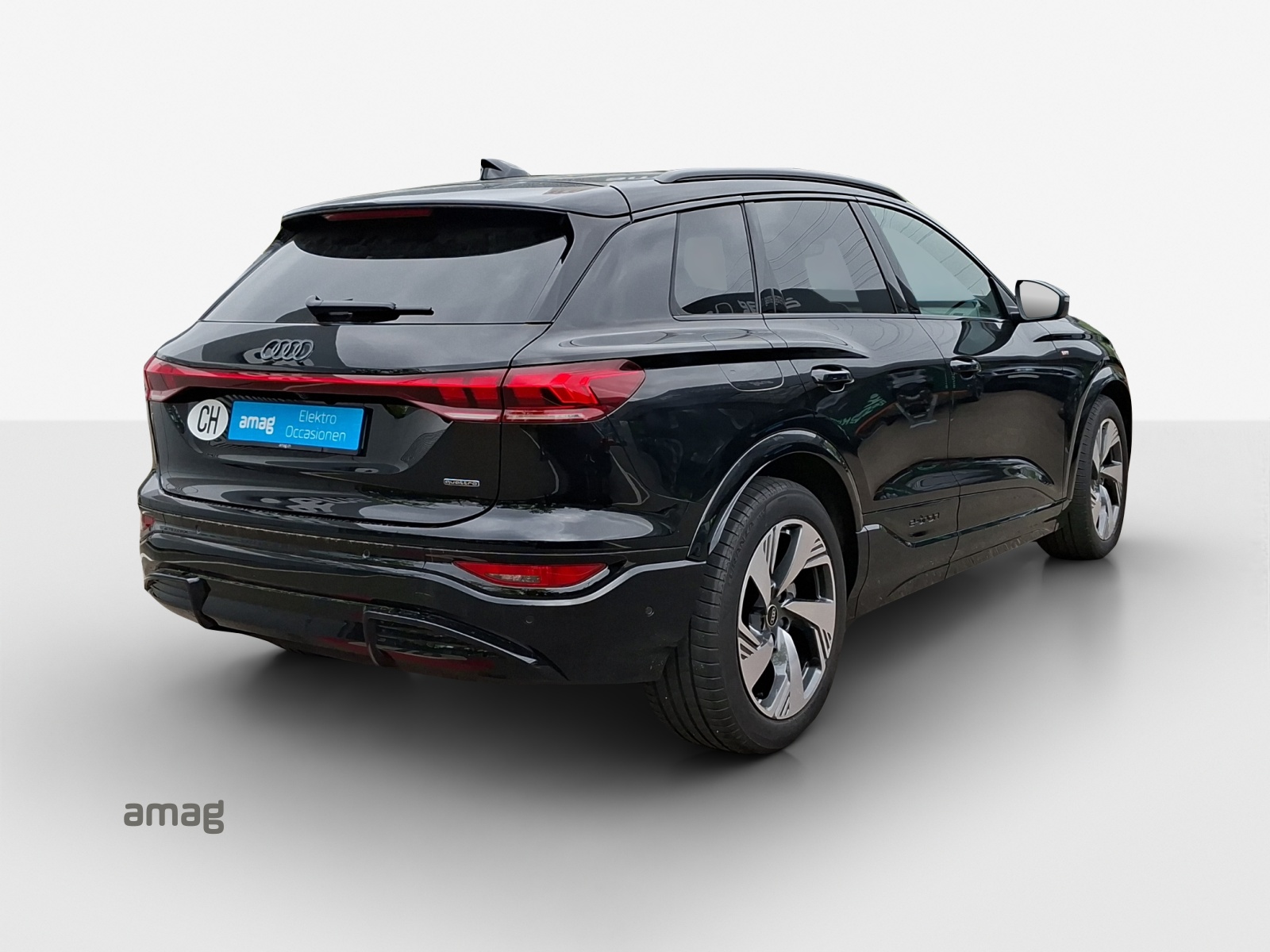 AUDI Q6 e-tron quattro-image-5