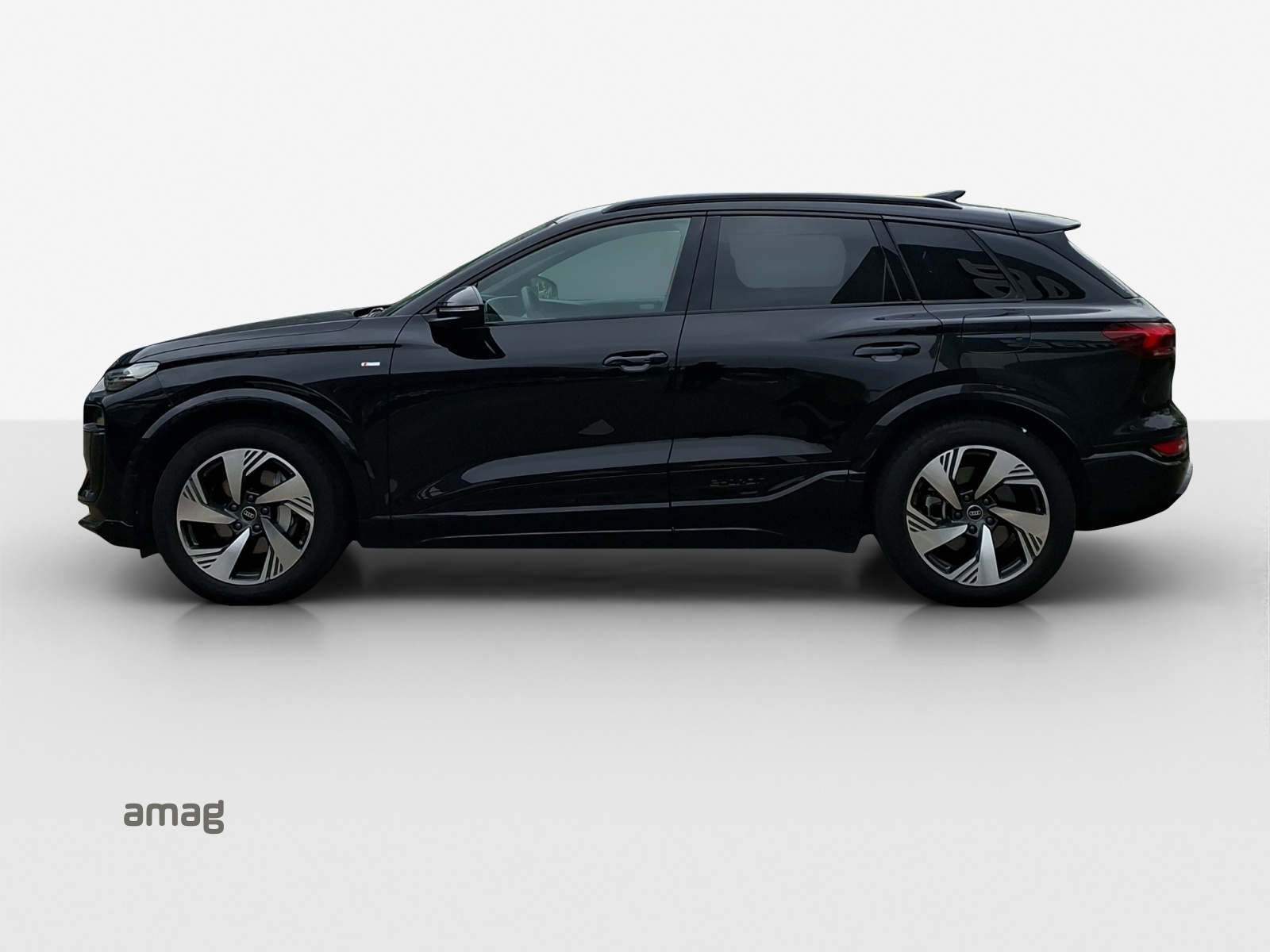 AUDI Q6 e-tron quattro-image-1