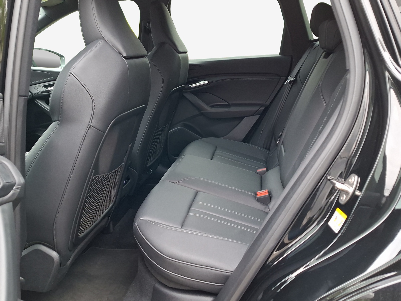 AUDI Q6 e-tron quattro-image-12