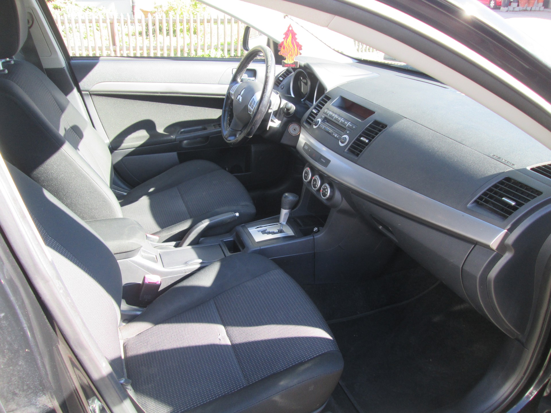 MITSUBISHI Lancer Sportback 1.8 Invite CVT-image-10