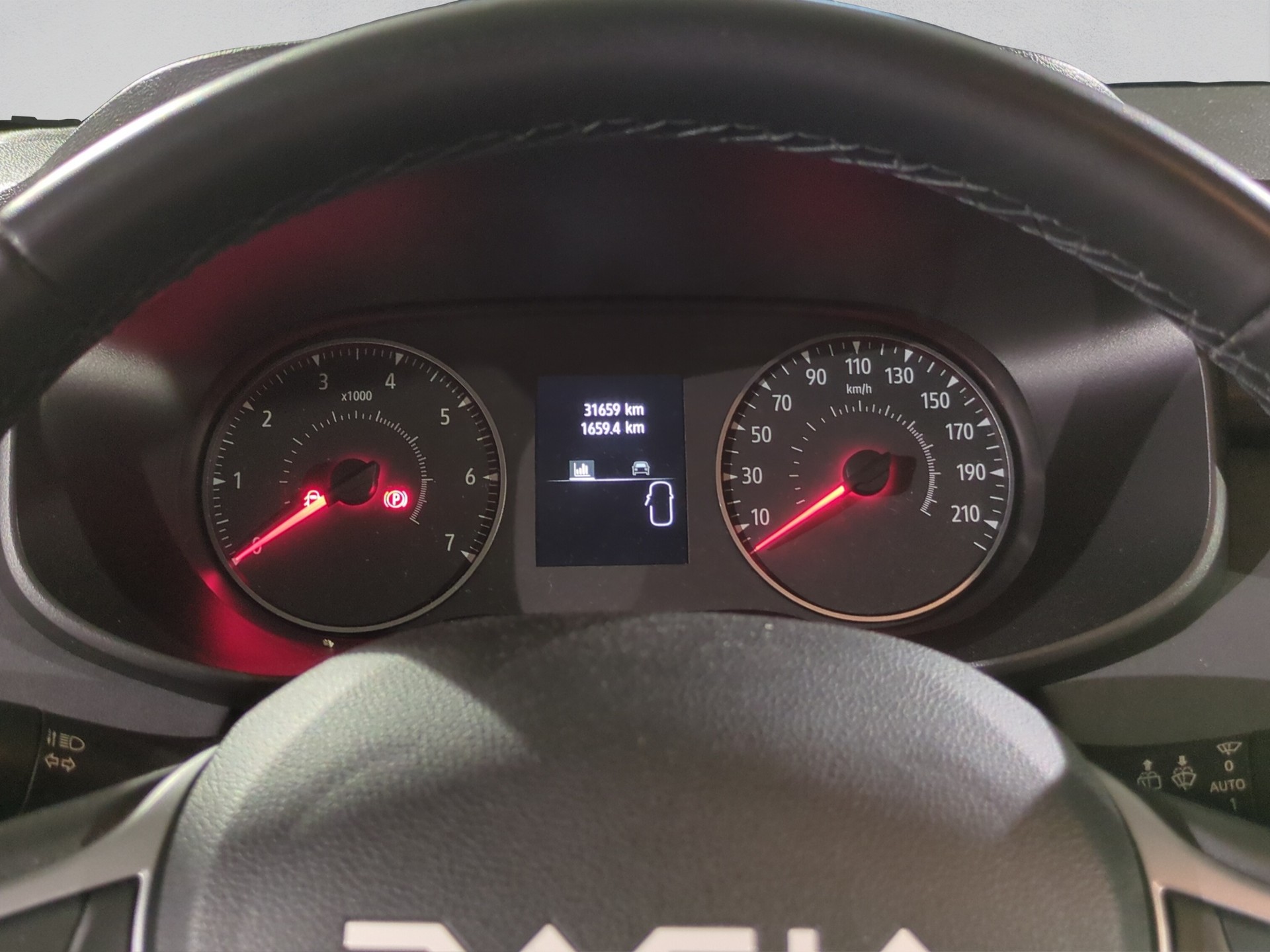 DACIA Sandero Stepway TCe 90 Extreme+ CVT-image-10