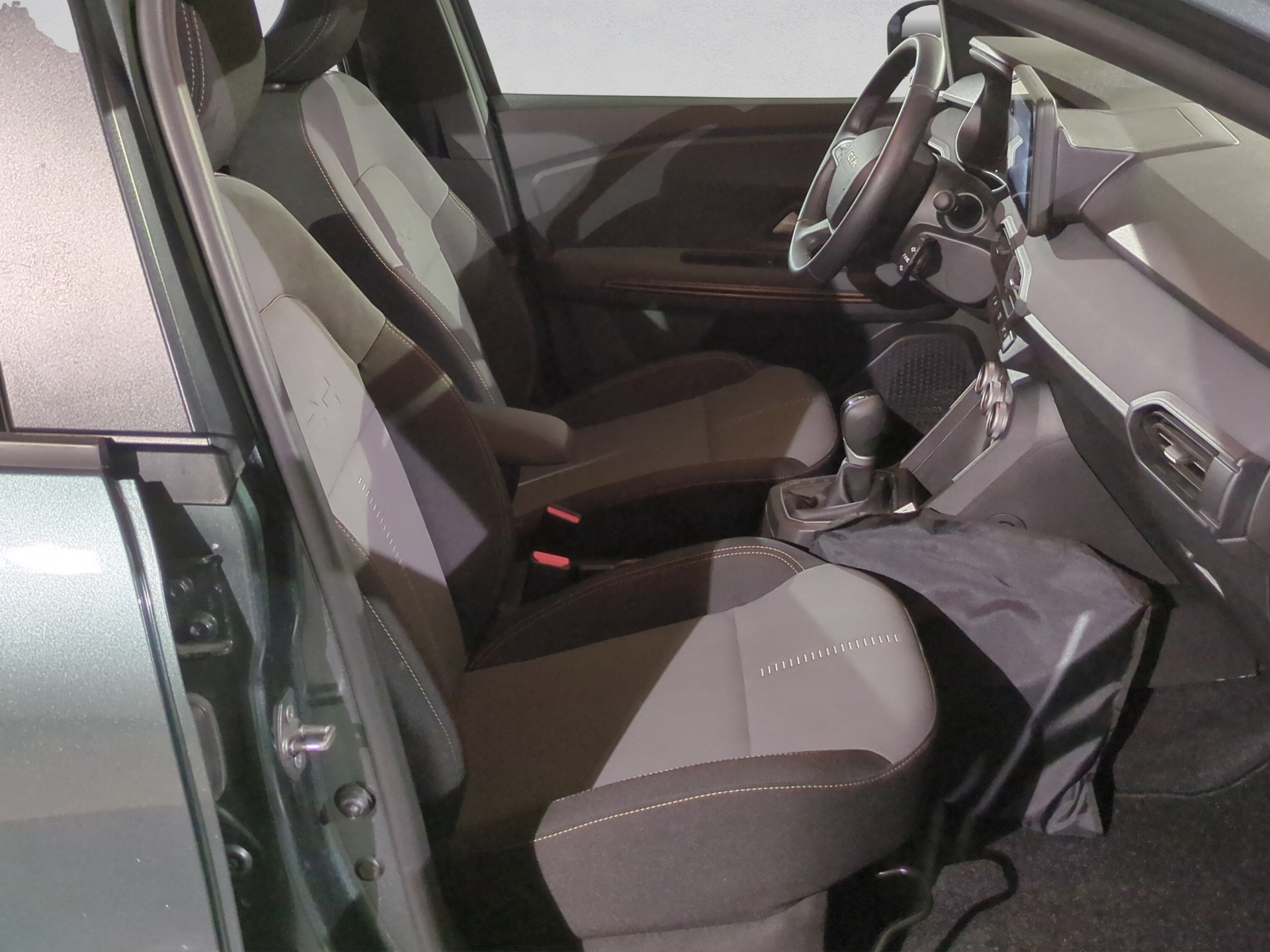 DACIA Sandero Stepway TCe 90 Extreme+ CVT-image-16