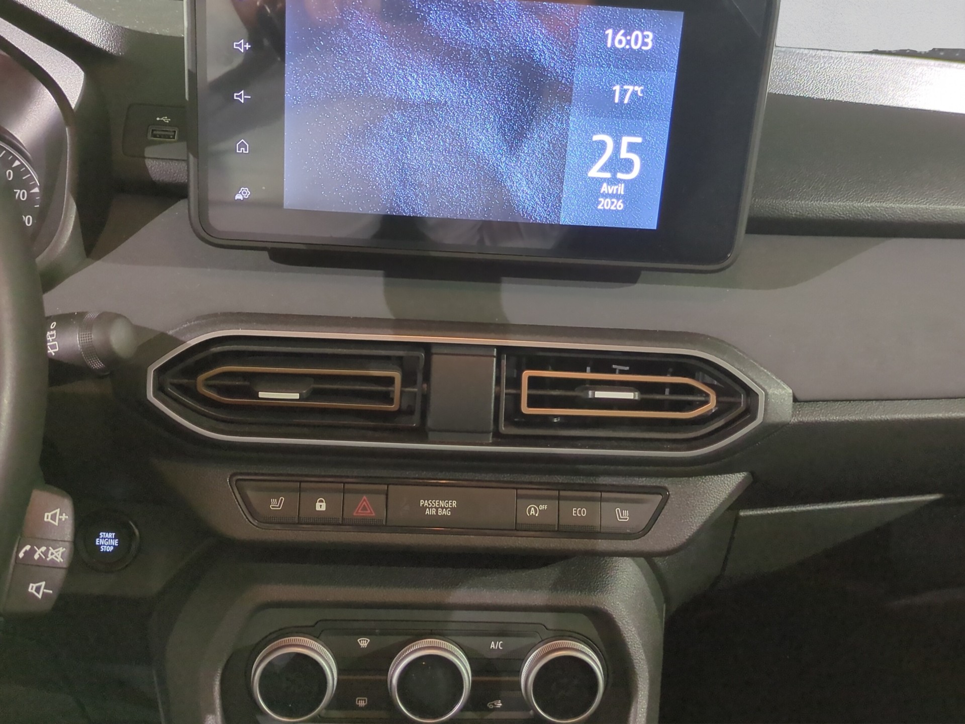DACIA Sandero Stepway TCe 90 Extreme+ CVT-image-12