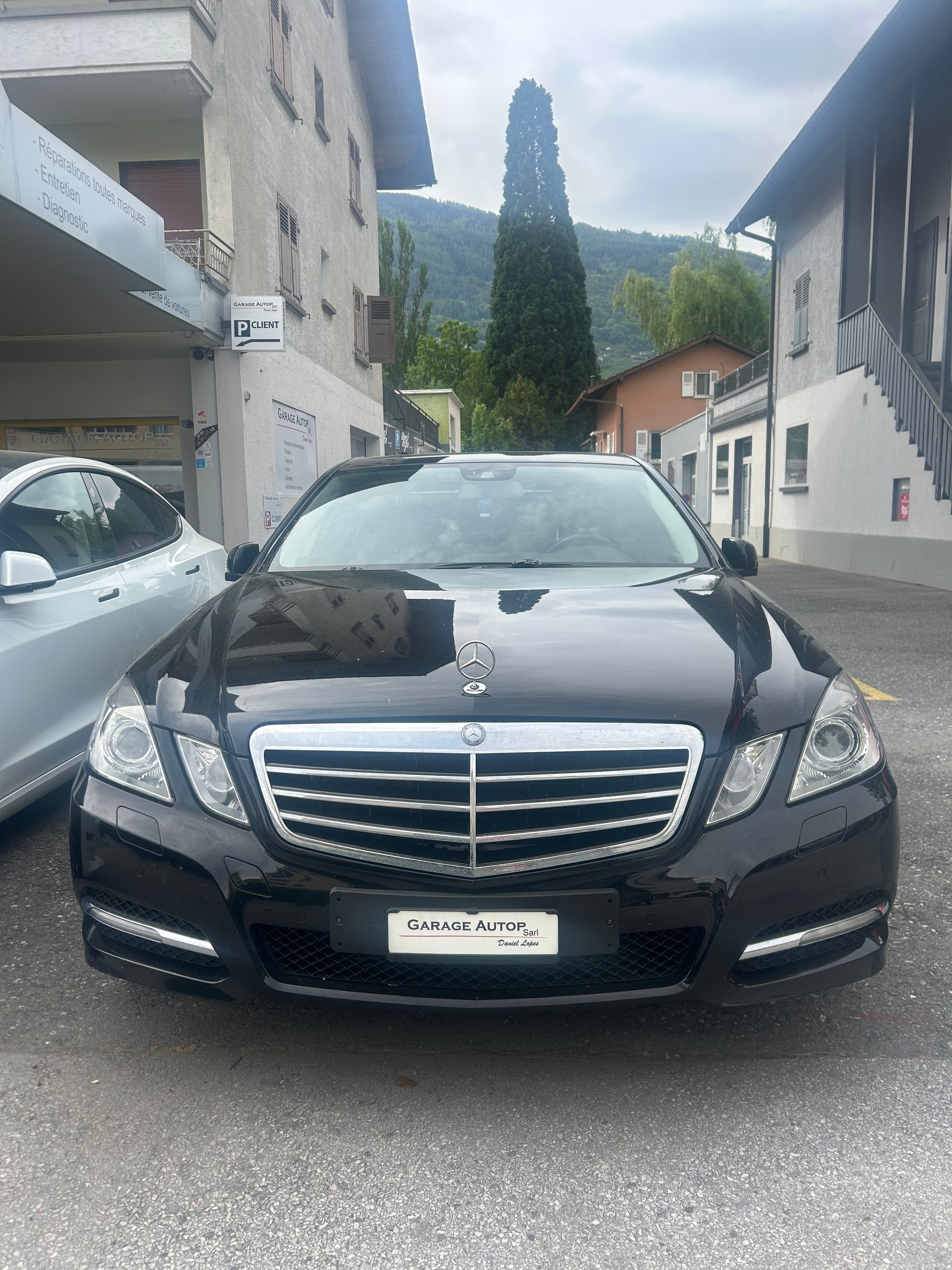 MERCEDES-BENZ E 250-image-1